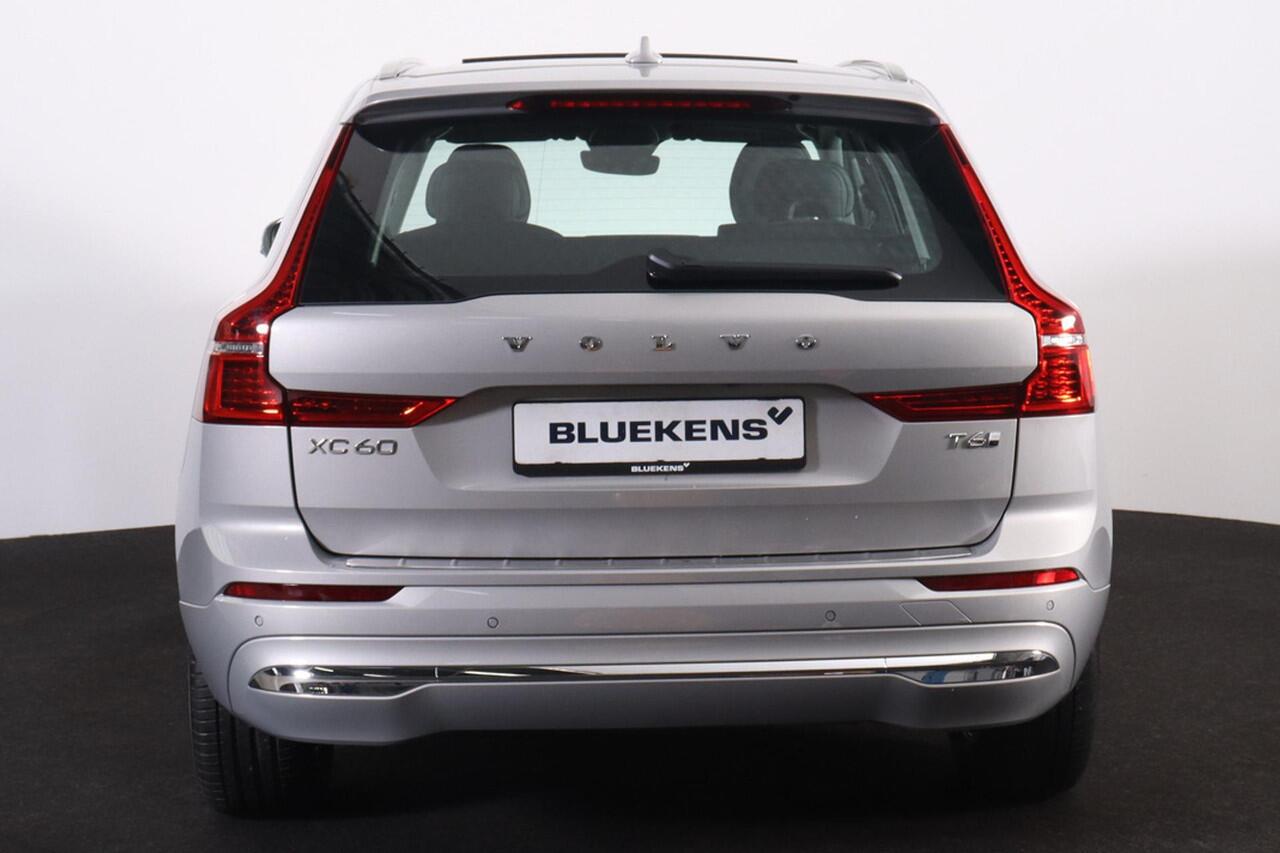 Volvo XC60 T6 Recharge AWD Core Bright - Panorama/schuifdak - IntelliSafe Assist & Surround - Parkeercamera achter - Verwarmde voorstoelen, stuur & achterbank - Parkeersensoren voor & achter - Draadloze tel. lader - 18' LMV
