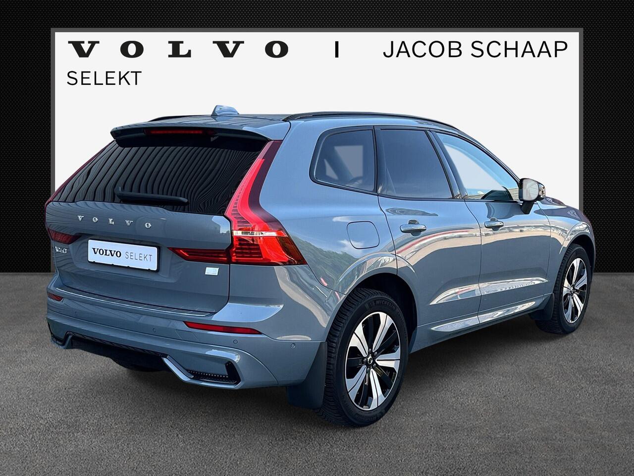 Volvo XC60 T6 Plug-in hybrid AWD Plus Dark / 19" Velgen / Audio Harman Kardon / full-LED koplampen /