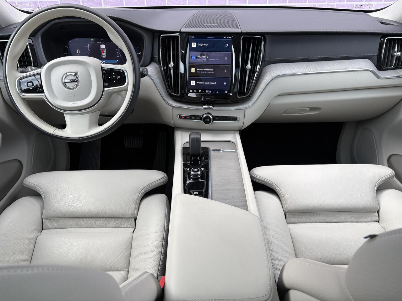 Volvo XC60 2.0 T6 Plug-in hybrid AWD Ultimate Bright | Long range | Trekhaak | Adaptive cruise control | Head-up display | Harman/Kardon audio | Dode hoek detectie BLIS | Stoelverwarming voor + achter | Stuurverwarming | Elektrische stoelverstelling |