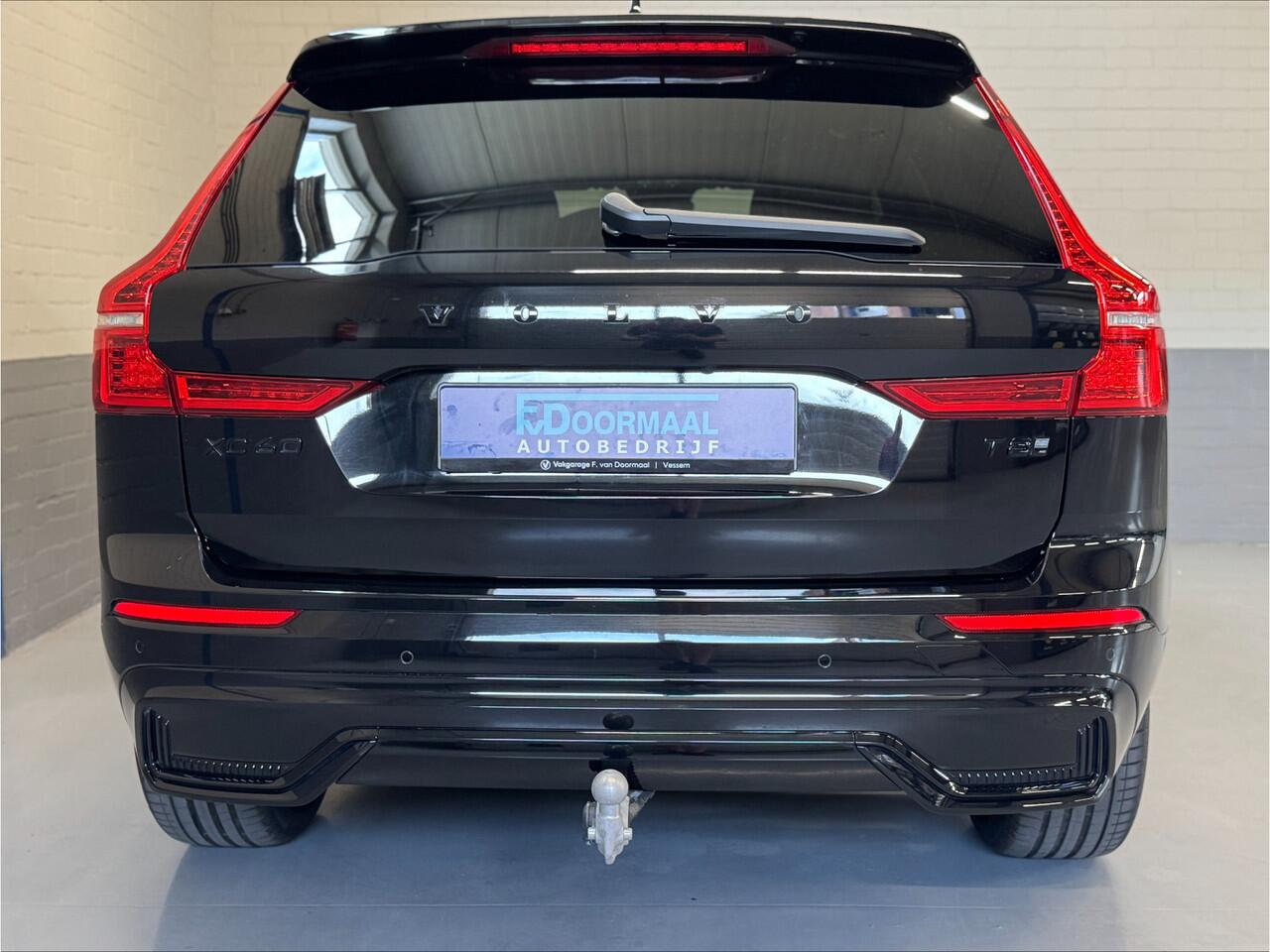 Volvo XC60 2.0 T8 Plug-in hybrid AWD Ultra Black Edition | Luchtvering | Bowers & Wilkins | Head Up | Trekhaak