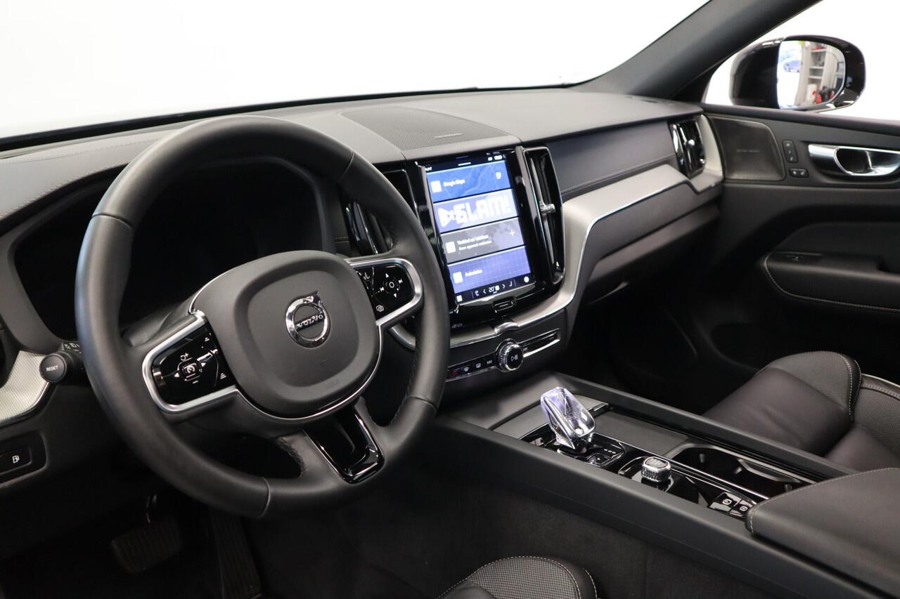 Volvo XC60 2.0 T8 Plug-in hybrid AWD Ultra Black Edition H&K Long Range Luchtvering 24 maanden garantie mogelijk (*vraag naar de voorwaarden)