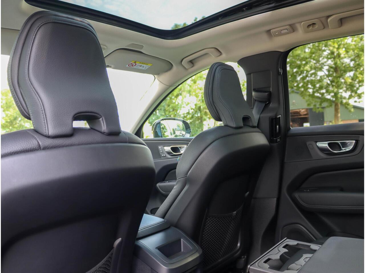 Volvo XC60 T8 AWD Plus Dark 455PK | BLIS | 360 Cam | Memory | Winterpakket