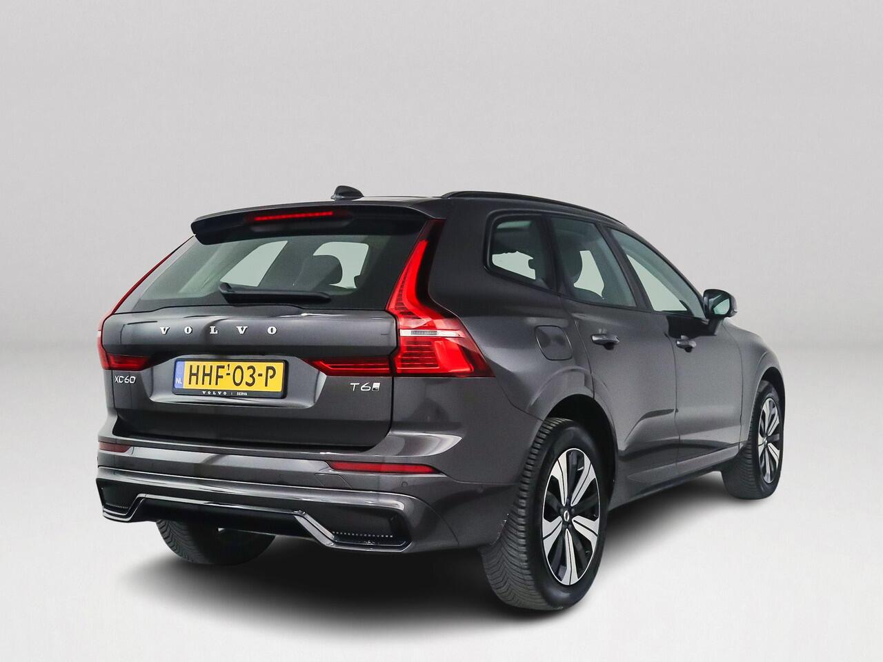 Volvo XC60 T6 Plug-in hybrid AWD Plus Dark | Panoramadak | 360° camera | Stoel- en Stuurverwarming | Trekhaak