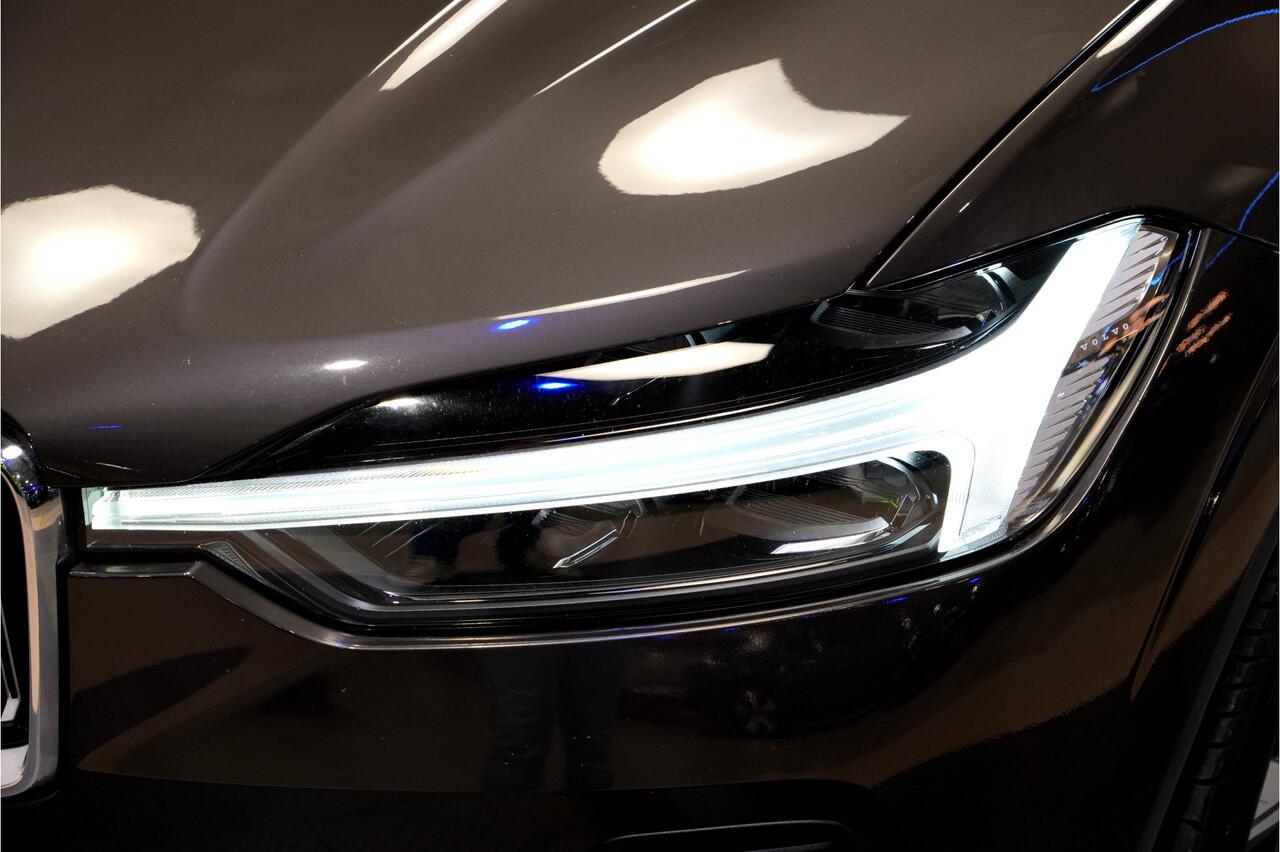 Volvo XC60 2.0 T6 AWD Long Range 293kW/399pk Aut8 Recharge Plus Bright BOWERS&WILKINS + PANORAMADAK + PILOT ASSIST + ADAPT.CRUISE + STOELVERWARMING V&A + STUURVERWARMING + CAMERA + PD-GLASS + GOOGLE DASH + KEYLESS ENTRY&GO + PARKSENSOREN V&A + 19" LM-VELGEN!!