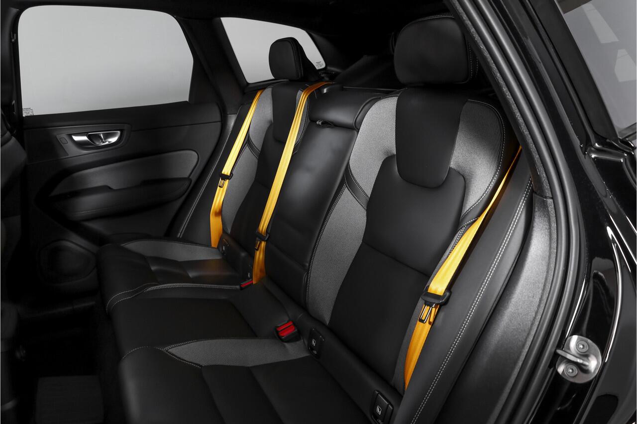 Volvo XC60 2.0 T8 Plug-in-hybrid AWD Polestar Engineered - Facelift MY26 | Elek. trekhaak | S/K-Panodak | Dig.Cockpit | Adapt.Cruise | Harman/Kardon | Stoel+-Stuurverw. | Elek. stoelen | 360 Camera | NAV + App.Connect + NAV | ECC | LM 21" | 9218