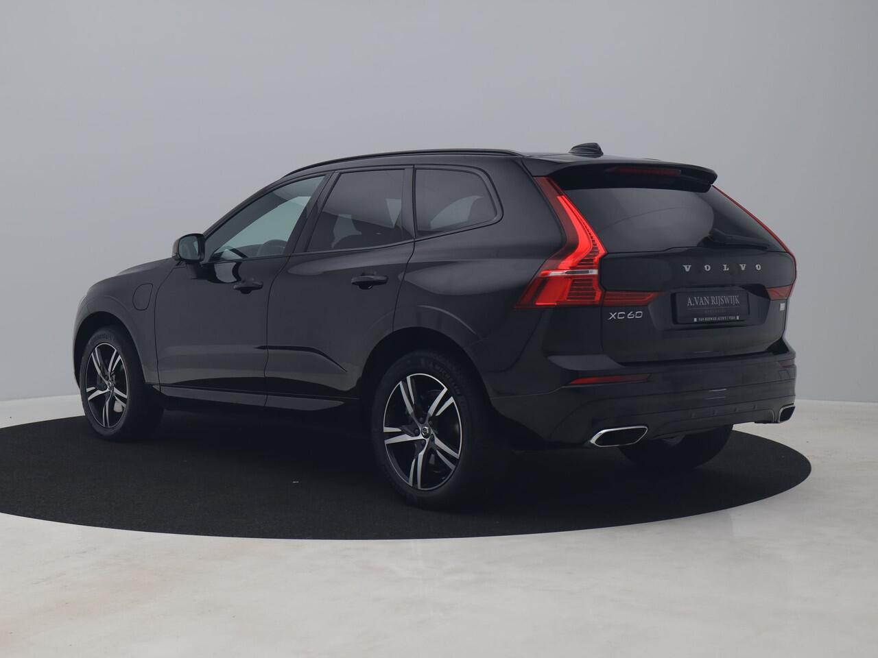 Volvo XC60 2.0 Recharge T6 AWD R-Design | PANO | ADAPTIVE | KEYLESS | STOEL- EN STUURVERW.