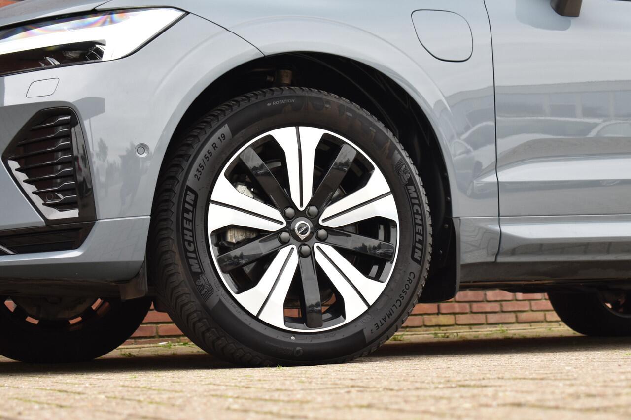 Volvo XC60 T6 350PK Plug-in hybrid AWD Plus Dark | Trekhaak | Harman/Kardon |