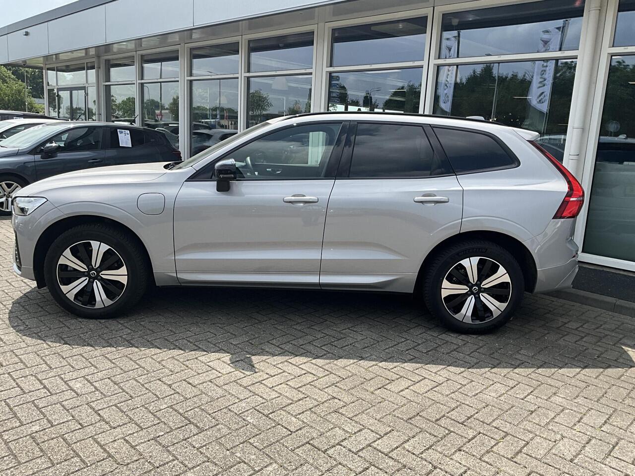 Volvo XC60 2.0 T6 Plug-in hybrid AWD Plus Dark Zwarte Hemel