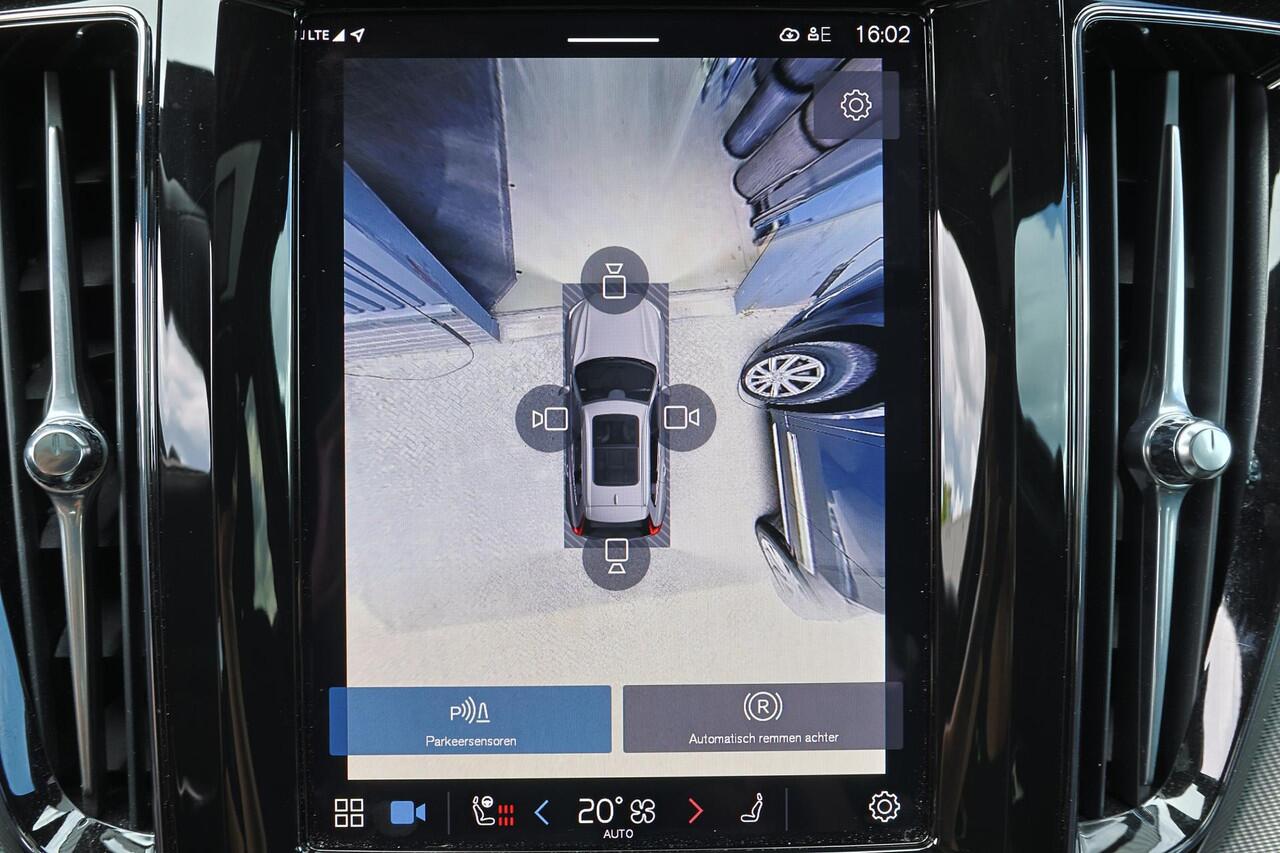 Volvo XC60 T6 Recharge AWD Plus Black Edition - Luchtvering - Panorama/schuifdak - IntelliSafe Assist & Surround - 360º Camera - Harman/Kardon audio - Adaptieve LED koplampen - Verwarmde voorstoelen, stuur & achterbank - Parkeersensoren voor & achter - Elektr. bedie