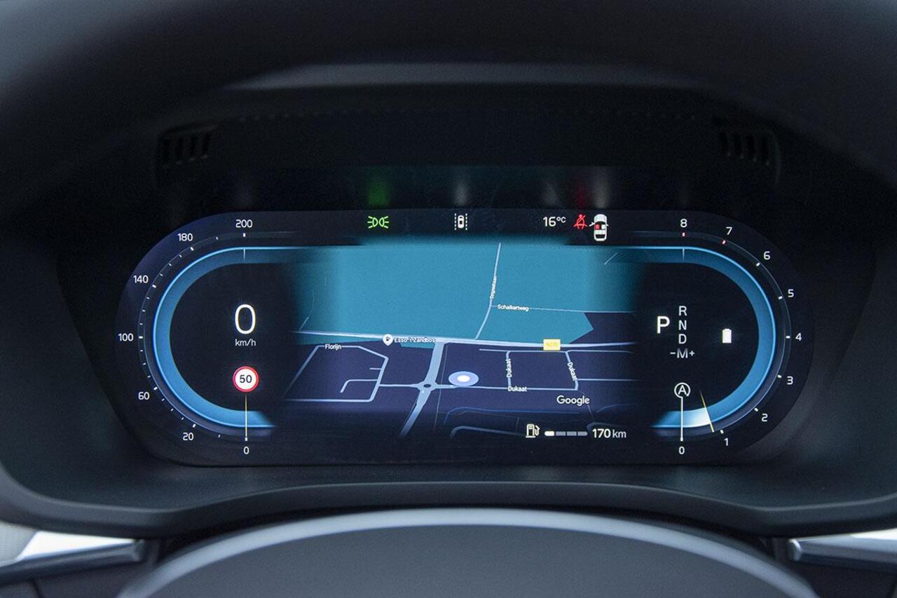 Volvo XC60 2.0 B4 PLUS DARK MILD HYBRID