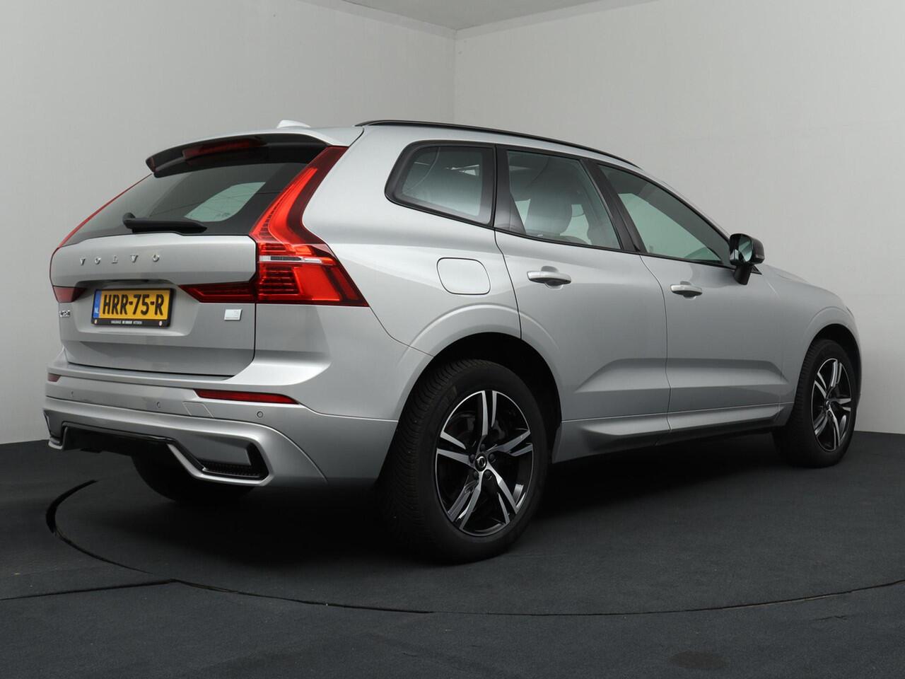 Volvo XC60 2.0 Recharge T6 AWD R-Design SilverDawn met Glossy Black pakket!