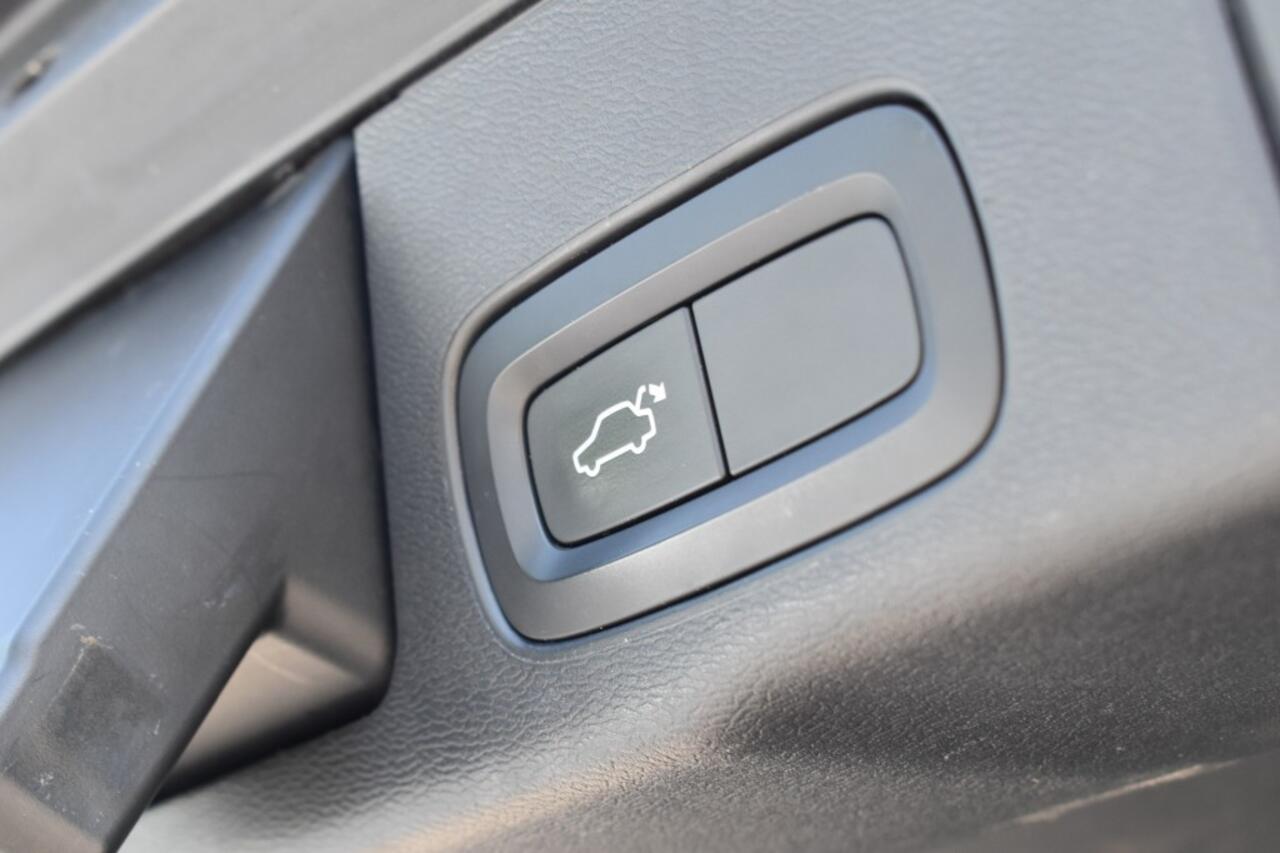 Volvo XC60 2.0 T8 TE AWD / EL. A-KLEP / P.DAK / ADAP. CRUISE