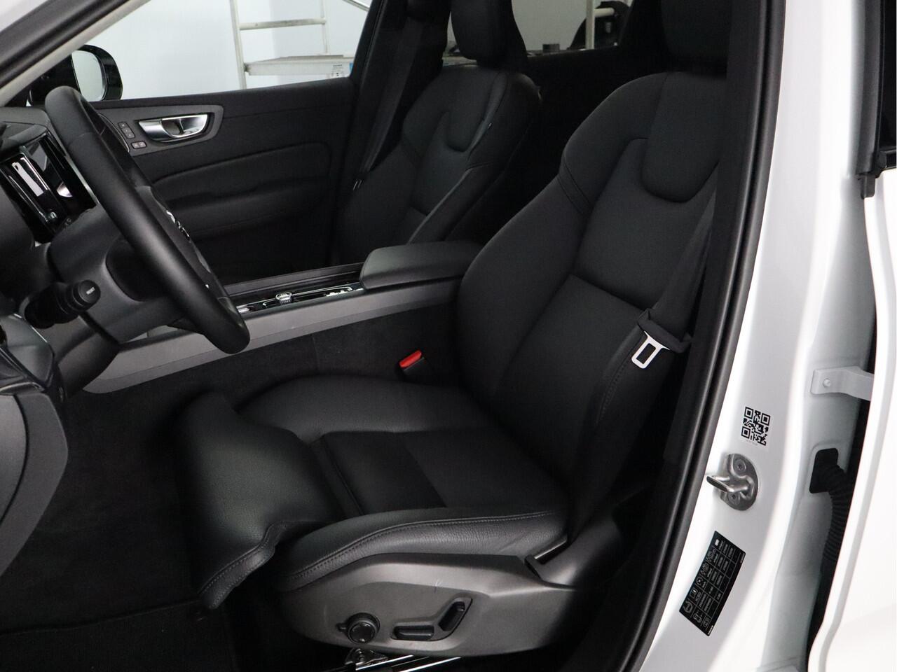 Volvo XC60 2.0 T6 Plug-in hybrid AWD Plus Dark | Trekhaak