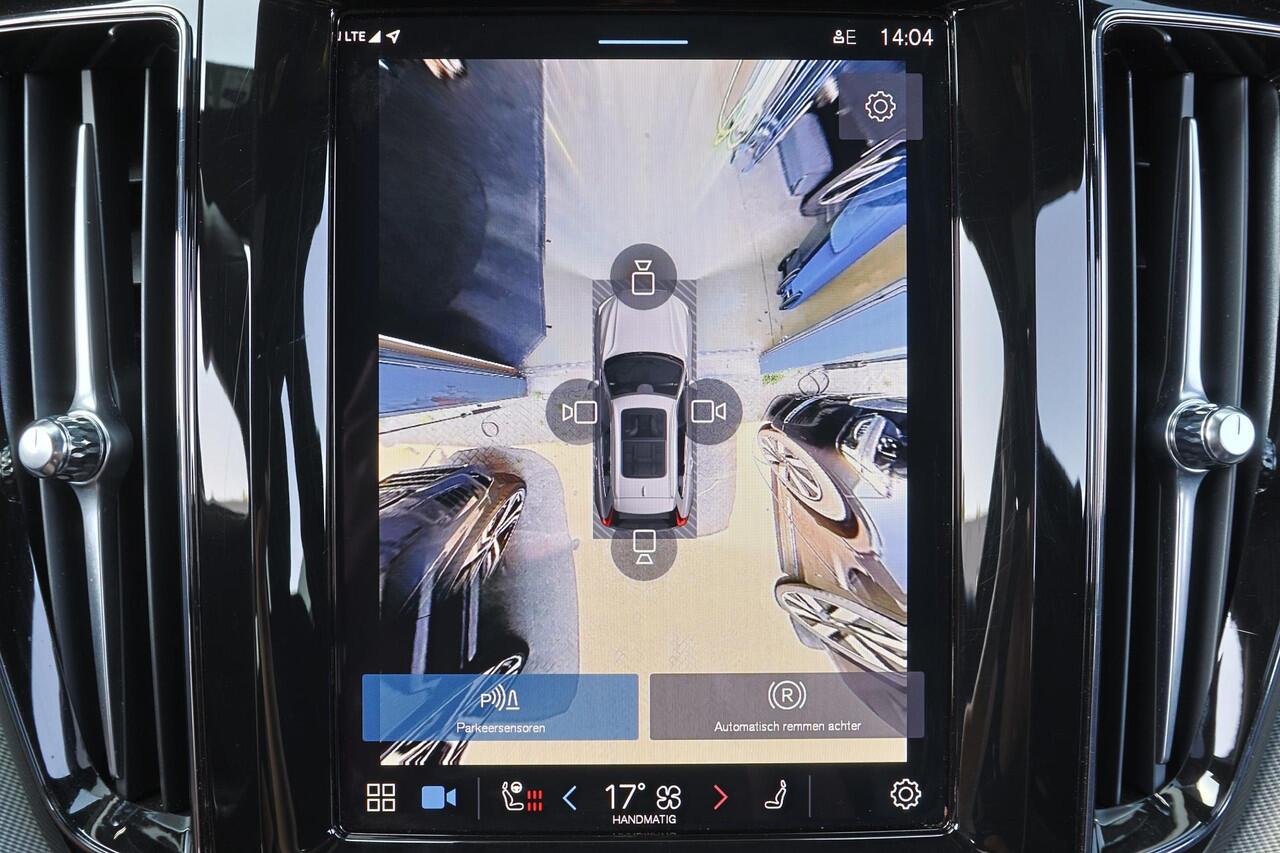 Volvo XC60 T8 Recharge AWD Black Edition Ultra - Luchtvering - Bowers & Wilkins Audio - IntelliSafe Assist & Surround - 360º Camera - Adaptieve LED koplampen - Verwarmde voorstoelen, stuur & achterbank - Parkeersensoren voor & achter - Elektr. bedienb. voorstoelen m