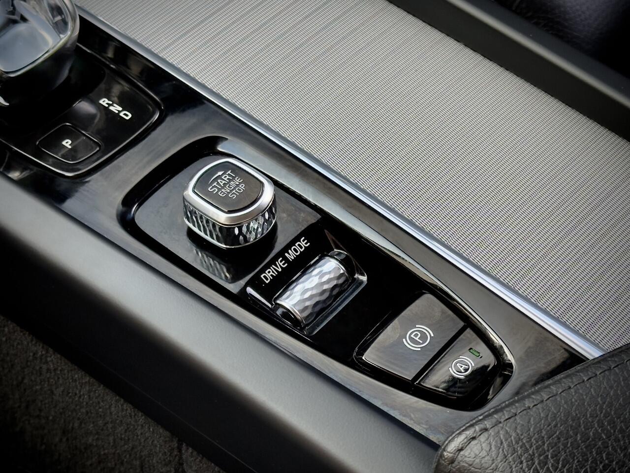 Volvo XC60 2.0 B5 AUT8 INSCRIPTION 125D.KM VOL-LEDER NAVI CAMERA DIGI-DASH LED LMV PDC