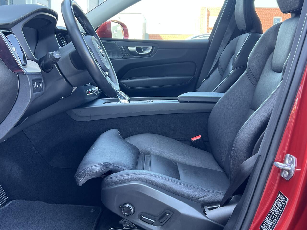 Volvo XC60 2.0 T6 Plug-in hybrid 340 pk AWD Inscription Exclusive Navi Trekhaak Panoramadak Blis 20 Inch Velgen Harman Kardon Pilot Assist ACC Head -UP DAB Carplay Getint Glas NL Auto Plug-in Hybride 1e Eigenaar BTW Auto