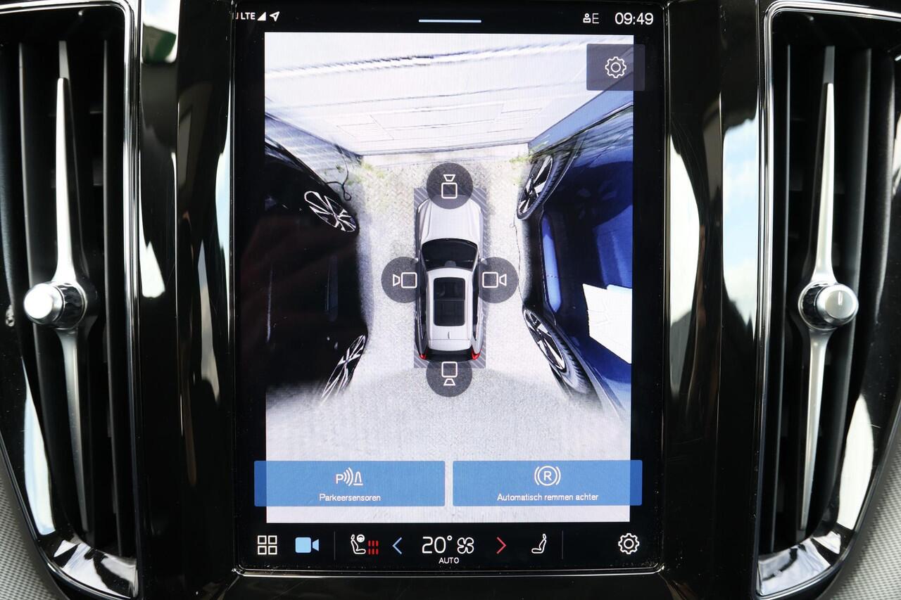 Volvo XC60 T8 Recharge AWD Ultimate Dark - Panorama/schuifdak - IntelliSafe Assist & Surround - 360º Camera - Adaptieve LED koplampen - Verwarmde voorstoelen, stuur & achterbank - Parkeersensoren voor & achter - Elektr. bedienb. voorstoelen met geheugen - Head up di