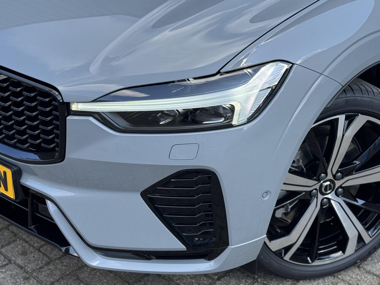 Volvo XC60 2.0 T6 Plug-in hybrid AWD Ultimate Dark Luchtvering | 21 inch wielen | Massage | 360 Camera