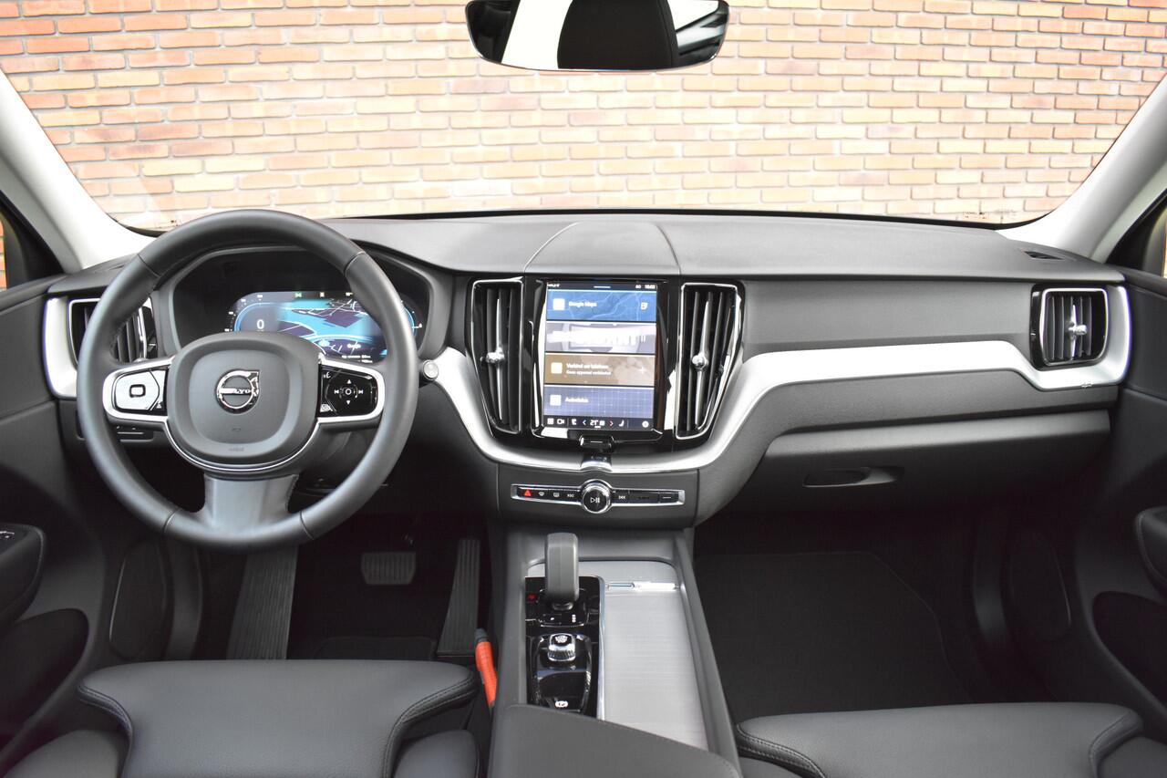 Volvo XC60 T6 350PK Plug-in hybrid AWD Plus Dark | 360 Camera | Trekhaak | 21'' |