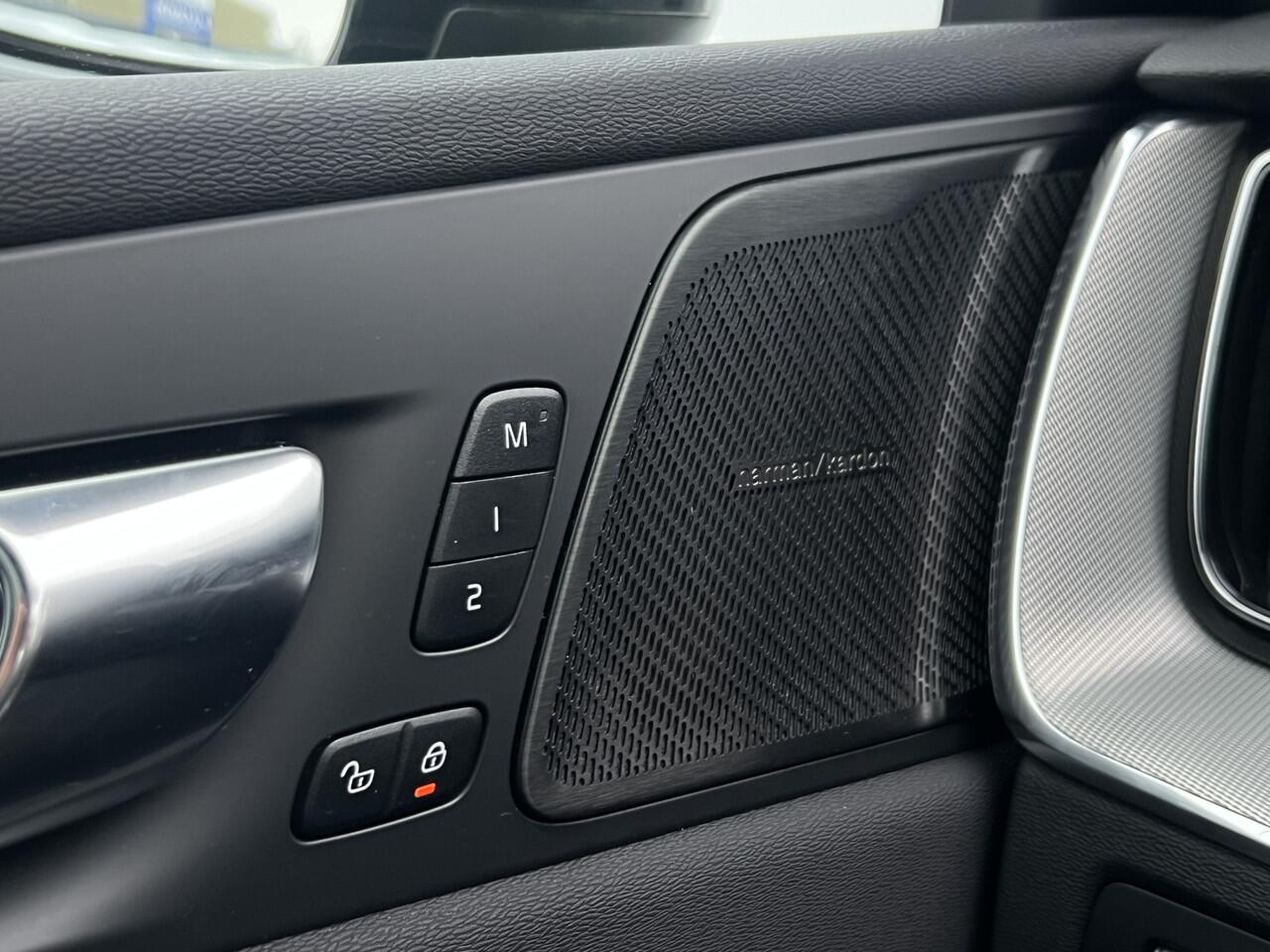 Volvo XC60 2.0 B4 R-Design | Pano | 360 Camera | Memory | Harman Kardon