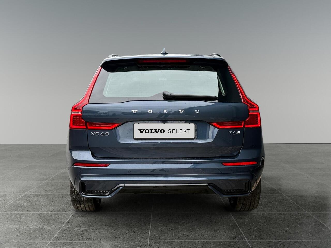 Volvo XC60 2.0 T6 Plug-in hybrid AWD Ultra Dark | Panoramadak | Extra getint glas | Head-up Display | 360 graden camera |
