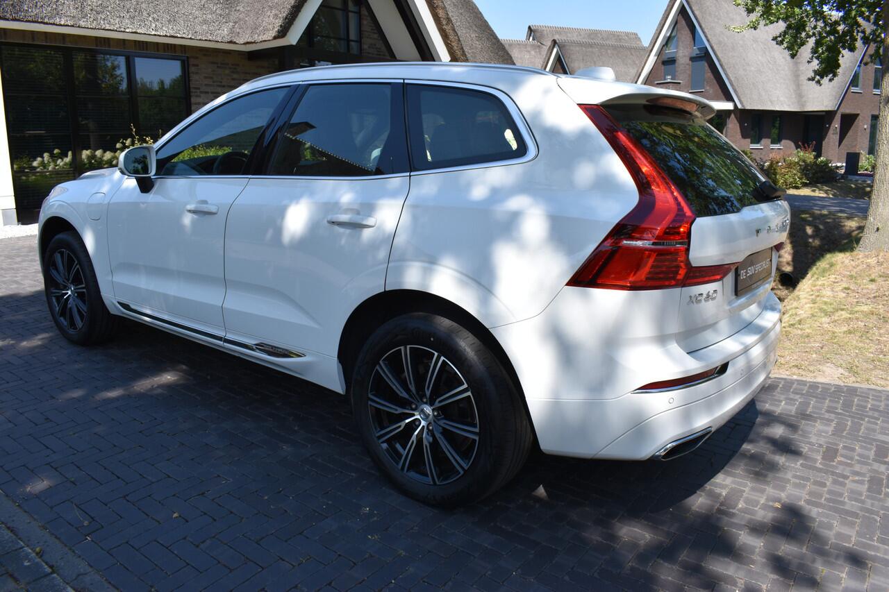 Volvo XC60 2.0 Recharge T6 AWD R-Design PANO, LEER, TREKH.