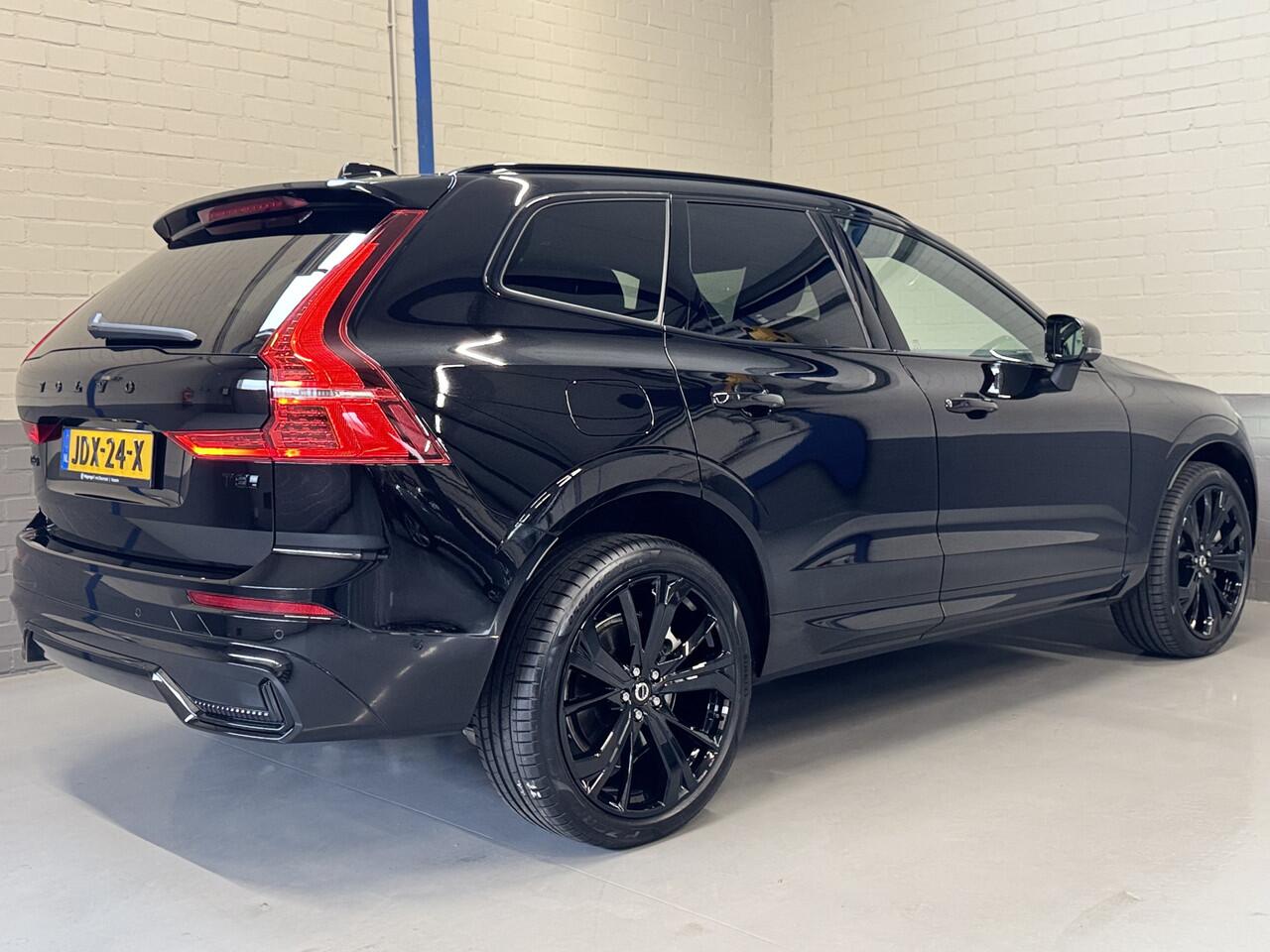 Volvo XC60 2.0 T8 Plug-in hybrid AWD Ultra Black Edition | Luchtvering | Bowers & Wilkins | Head Up | Trekhaak