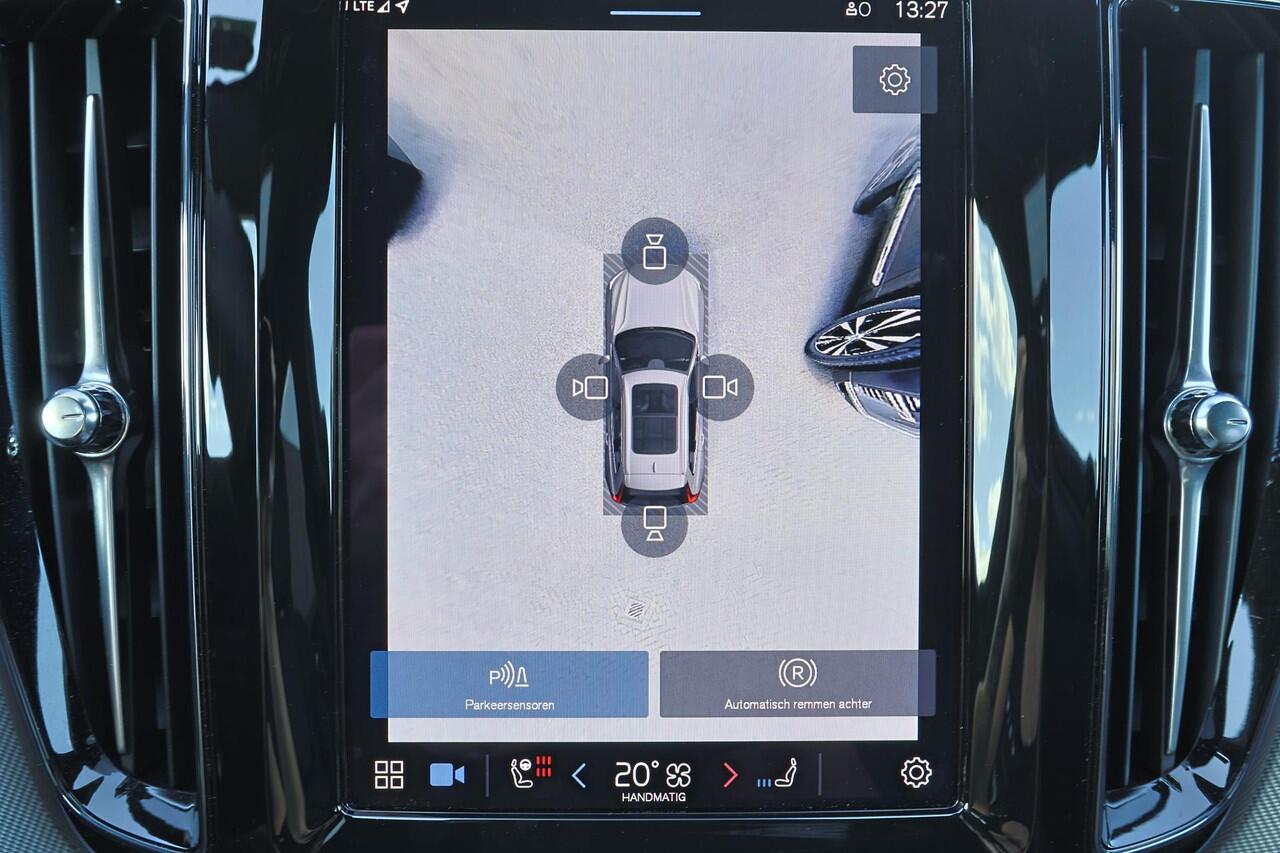 Volvo XC60 T8 Recharge AWD Plus Black Edition - Luchtvering - Panorama/schuifdak - IntelliSafe Assist & Surround - 360º Camera - Adaptieve LED koplampen - Verwarmde voorstoelen, stuur & achterbank - Parkeersensoren voor & achter - Elektr. bedienb. voorstoelen met ge