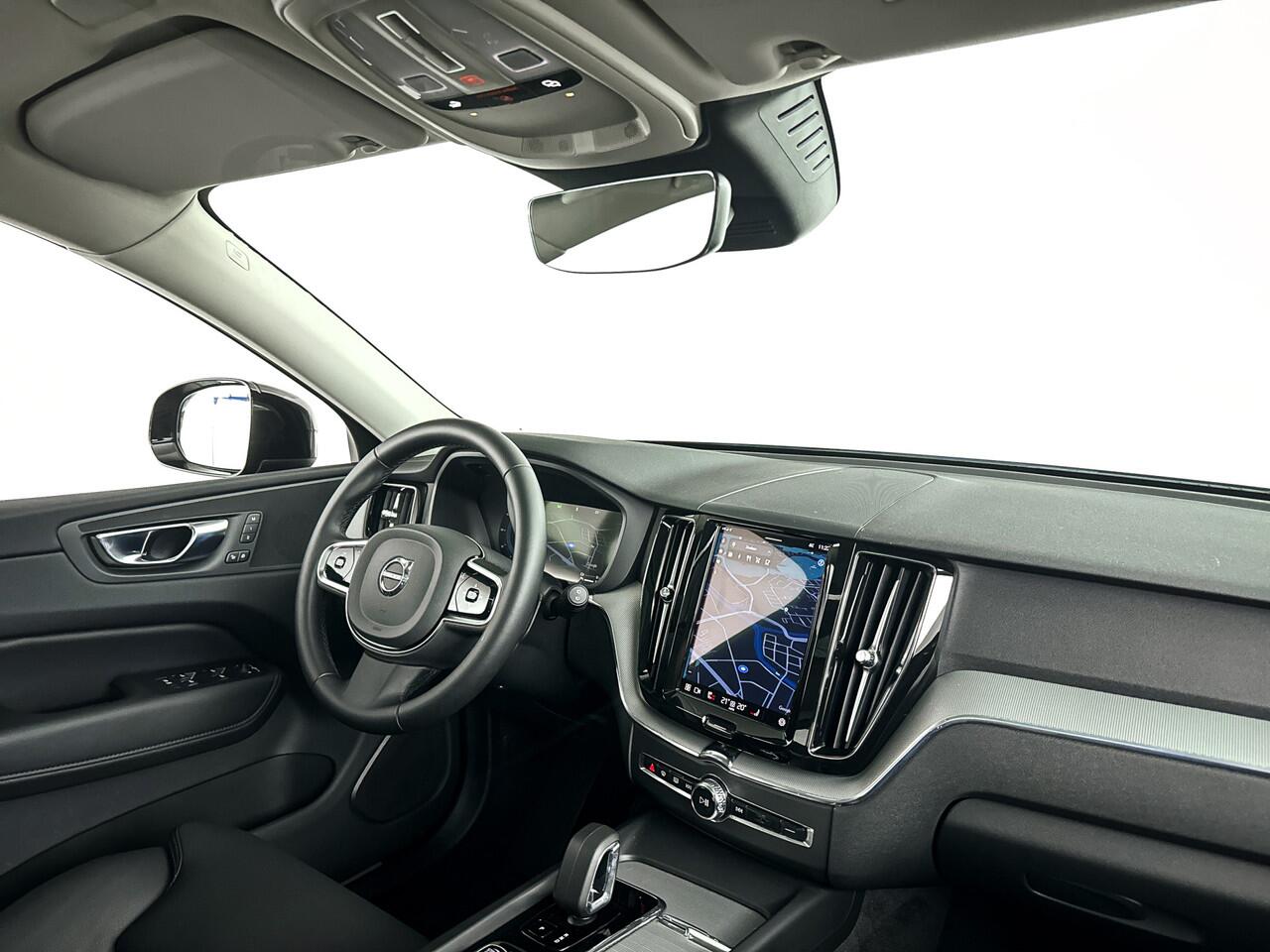 Volvo XC60 T6 Plug-in hybrid AWD Plus Dark | Panoramadak | 360° camera | Stoel- en Stuurverwarming | Trekhaak