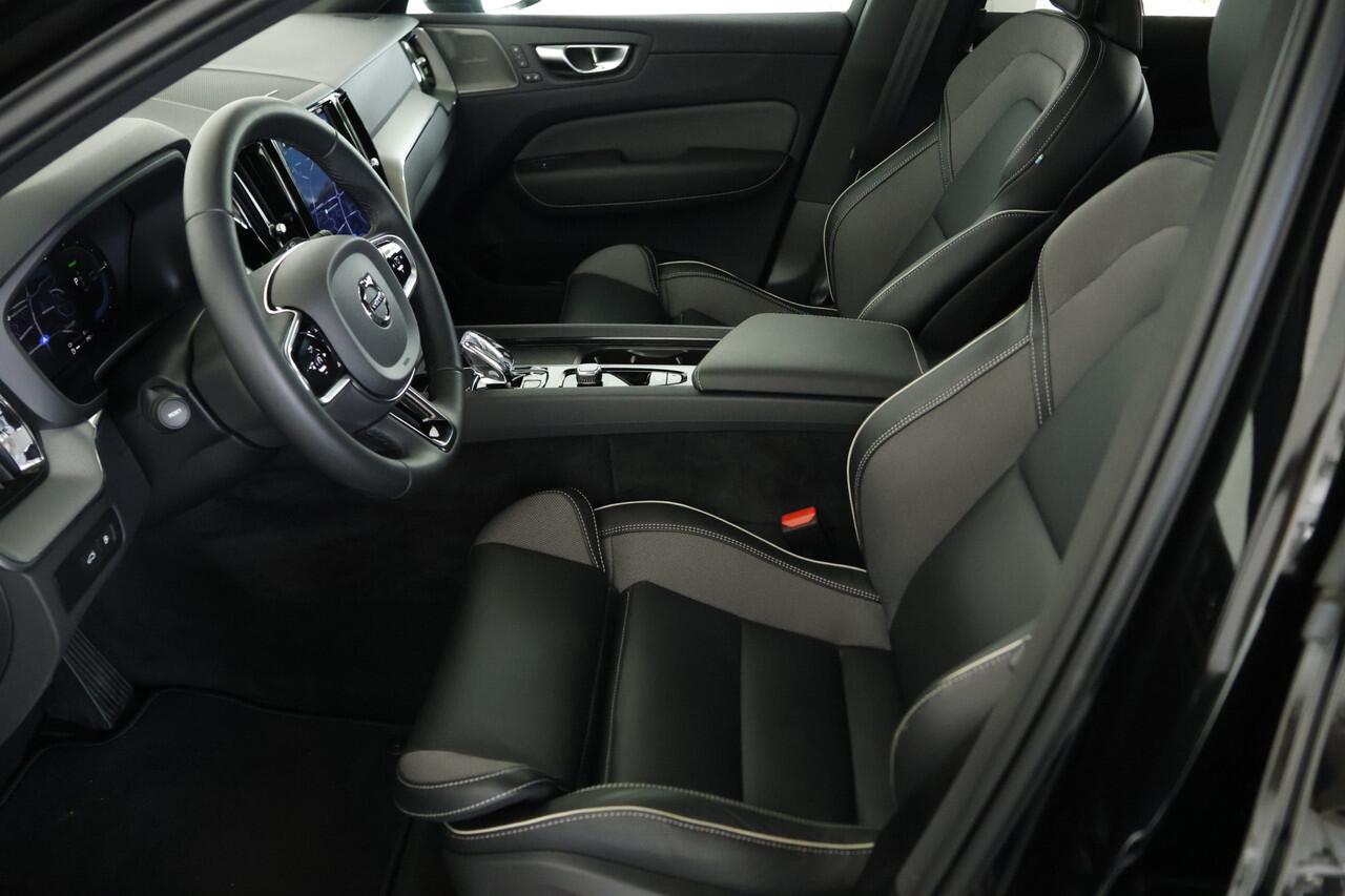 Volvo XC60 2.0 T8 Plug-in hybrid AWD Plus Black Edition Panorama / Opendak / HarmanKardon / Leder / CarPlay