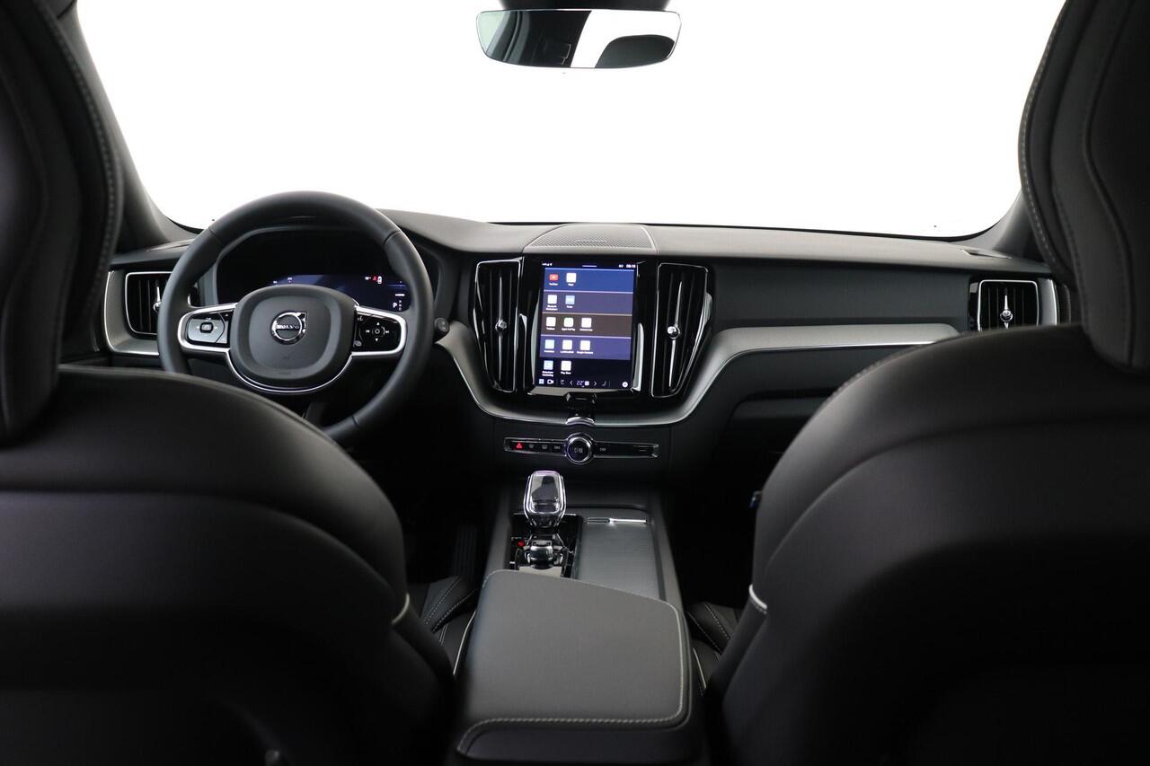 Volvo XC60 T6 PLUG-IN HYBRID AWD ULTRA DARK -PANO.DAK|HEAD-UP DISP.|HARMAN/KADON|LUCHTVERING|CAMERA|22"|SPORTSTOELEN