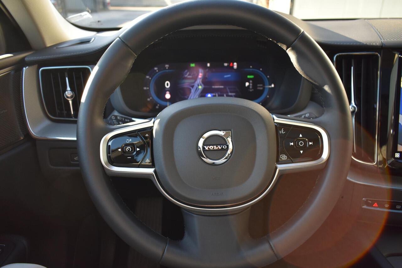 Volvo XC60 Recharge T6 AWD Ultimate Dark | 360° camera | Trekhaak |