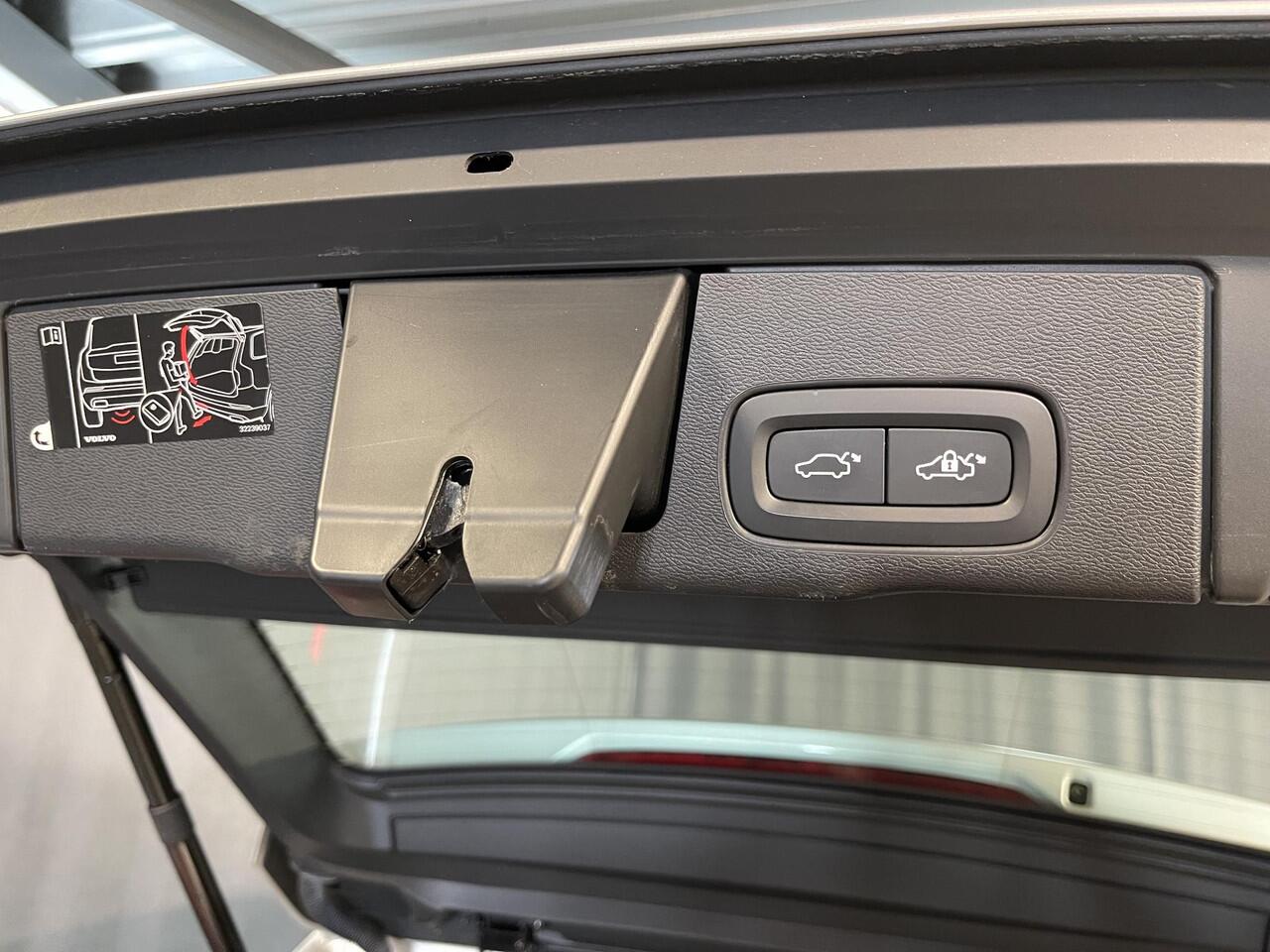 Volvo XC60 2.0 T8 Plug-in-hybrid AWD Polestar Engineered 21"/Panoramadak/Trekhaak/360 camera/Head-up/Dodehoek/Harman Kardon/Elektrische klep/Apple Carplay & Android Auto