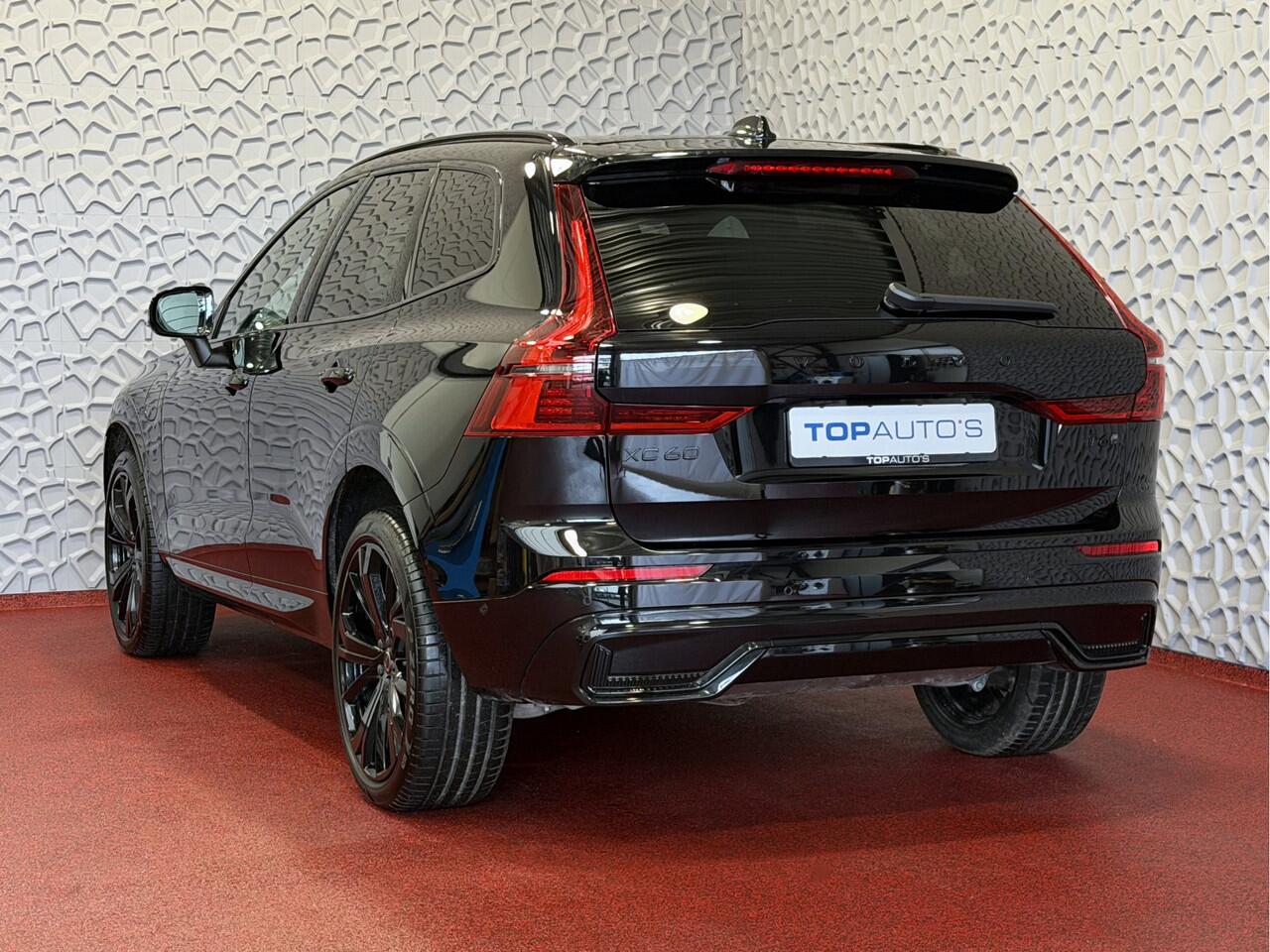 Volvo XC60 2.0 T6 AWD PLUS BLACK EDITION NW MODEL SCHUIFDAK HARMAN KARDON LEER PHEV Plug in Hybrid ultra dark black edition ? Top Auto's Wijchen , Altijd een Ruim aanbod van Volvo's i BUSINESS / CORE / BRIGHT / DARK / ULTRA DARK / PLUS DARK / BLACK EDITION / ESS