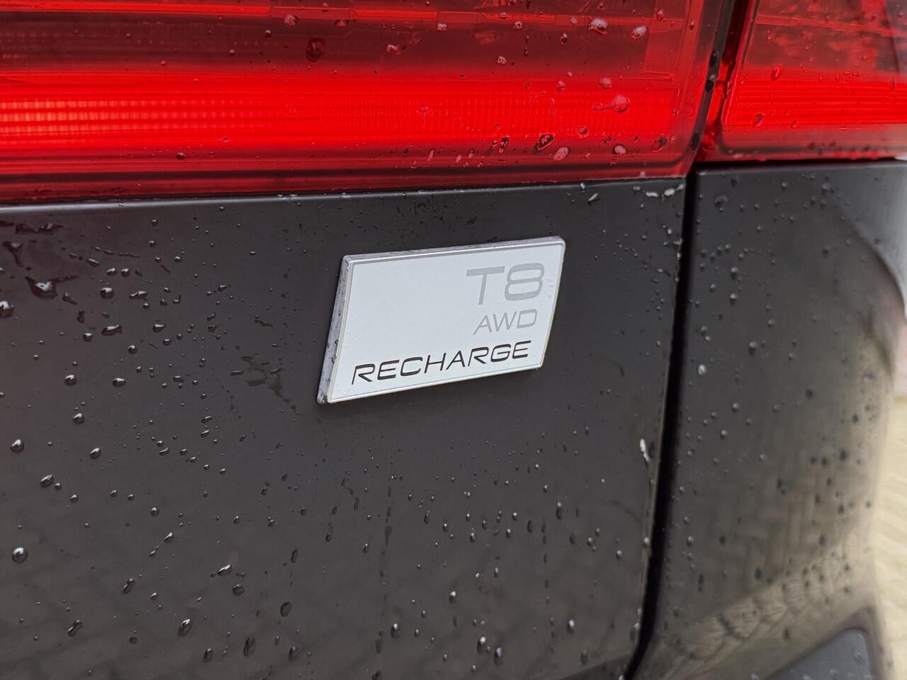 Volvo XC60 2.0 T8 Plug-in hybrid AWD Ultimate Bright | Schuif/kanteldak| Head-up Display| 360-camera| Gelaagd Glas | Trekhaak |