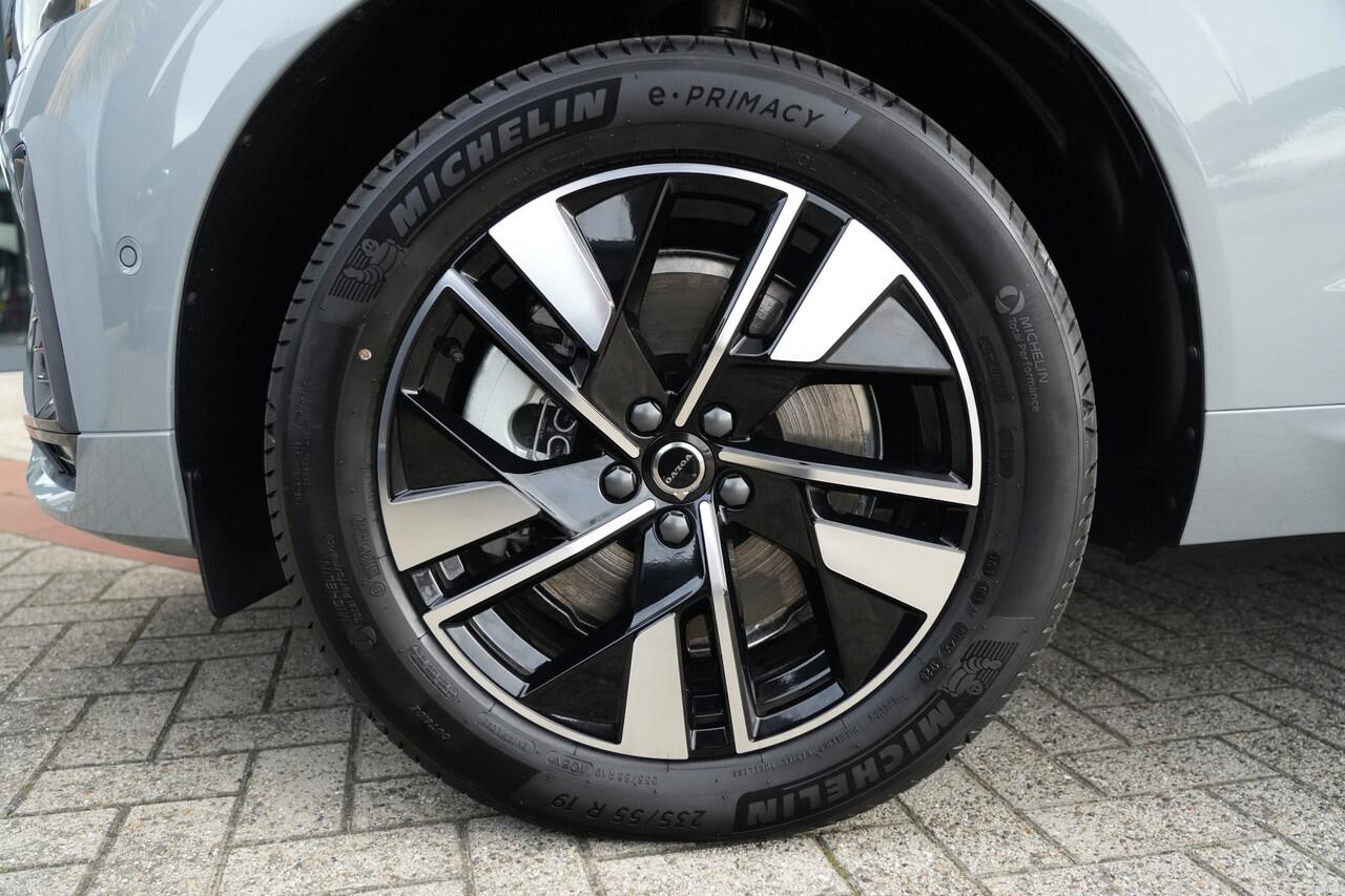 Volvo XC60 2.0 T6 Plug-in hybrid AWD Plus Dark FACELIFT 350pk Panoramadak/HarmanKardon/360Camera