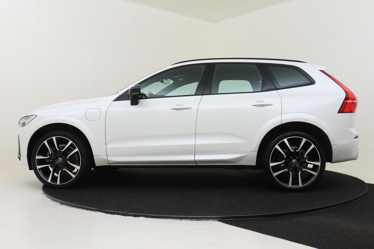 Volvo XC60 T6 PLUG-IN HYBRID AWD ULTRA DARK -PANO.DAK|HEAD-UP DISP.|HARMAN/KADON|LUCHTVERING|CAMERA|22"|SPORTSTOELEN