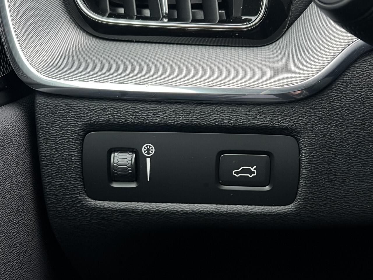 Volvo XC60 2.0 B4 R-Design | Pano | 360 Camera | Memory | Harman Kardon