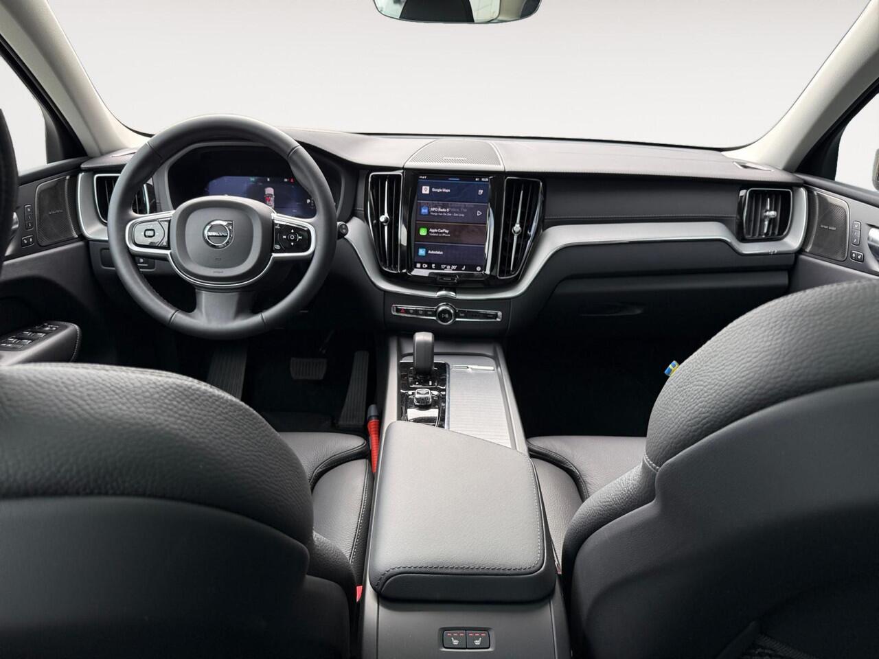 Volvo XC60 2.0 T6 Plug-in hybrid AWD Ultra Dark | Harman/Kardon Audio | Panoramadak | Trekhaak | Stoelverwarming |