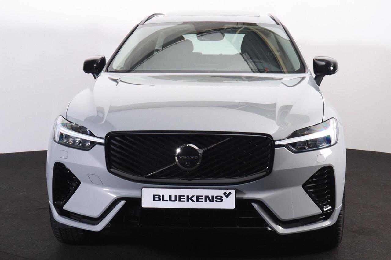 Volvo XC60 T6 Recharge AWD Ultra Dark - Panorama/schuifdak - IntelliSafe Assist & Surround - 360º Camera - Harman/Kardon audio - Adaptieve LED koplampen - Verwarmde voorstoelen, stuur & achterbank - Parkeersensoren voor & achter - Elektr. bedienb. voorstoelen met ge