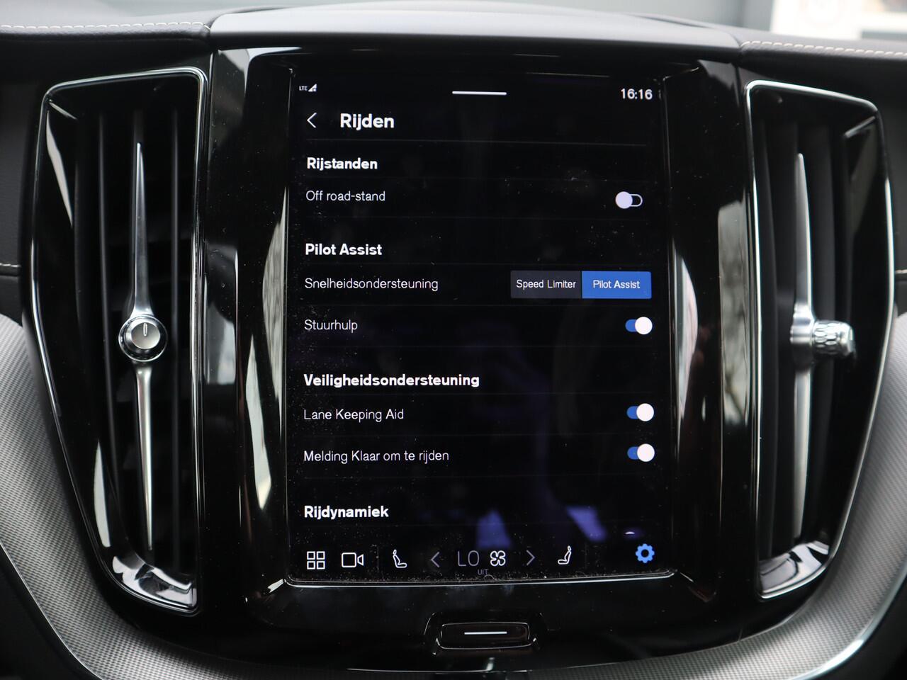 Volvo XC60 2.0 B4 R-Design / Leder / Facelift