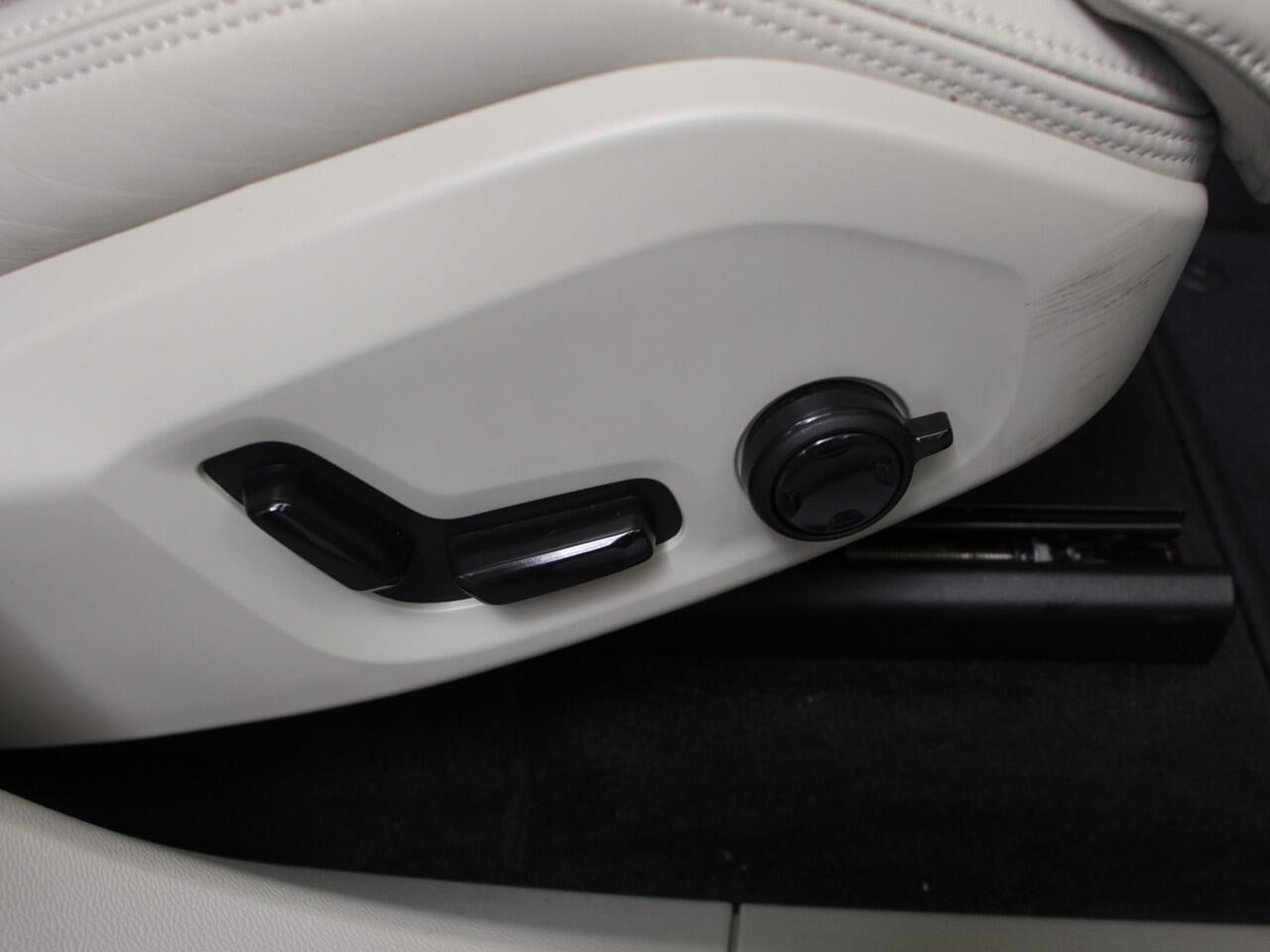 Volvo XC60 T6 Plug-in hybrid AWD Inscription | Rijklaarprijs | Long Range | Stoelventilatie |