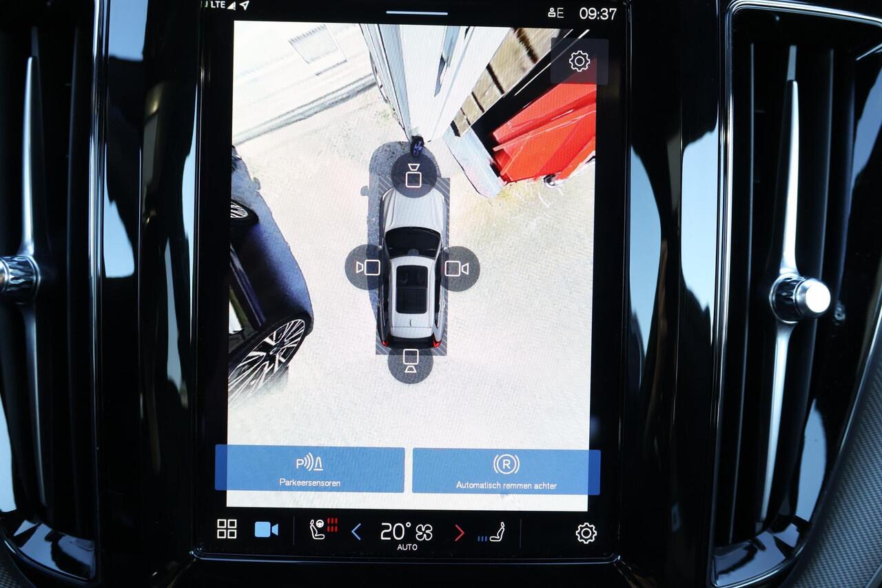 Volvo XC60 T8 Recharge AWD Ultimate Black Edition - Panorama/schuifdak - B&W Audio - Massage&ventilatie stoelen - IntelliSafe Assist & Surround - 360º Camera - Verwarmde voorstoelen, stuur & achterbank - Parkeersensoren voor & achter - Elektr. bedienb. voorstoelen m