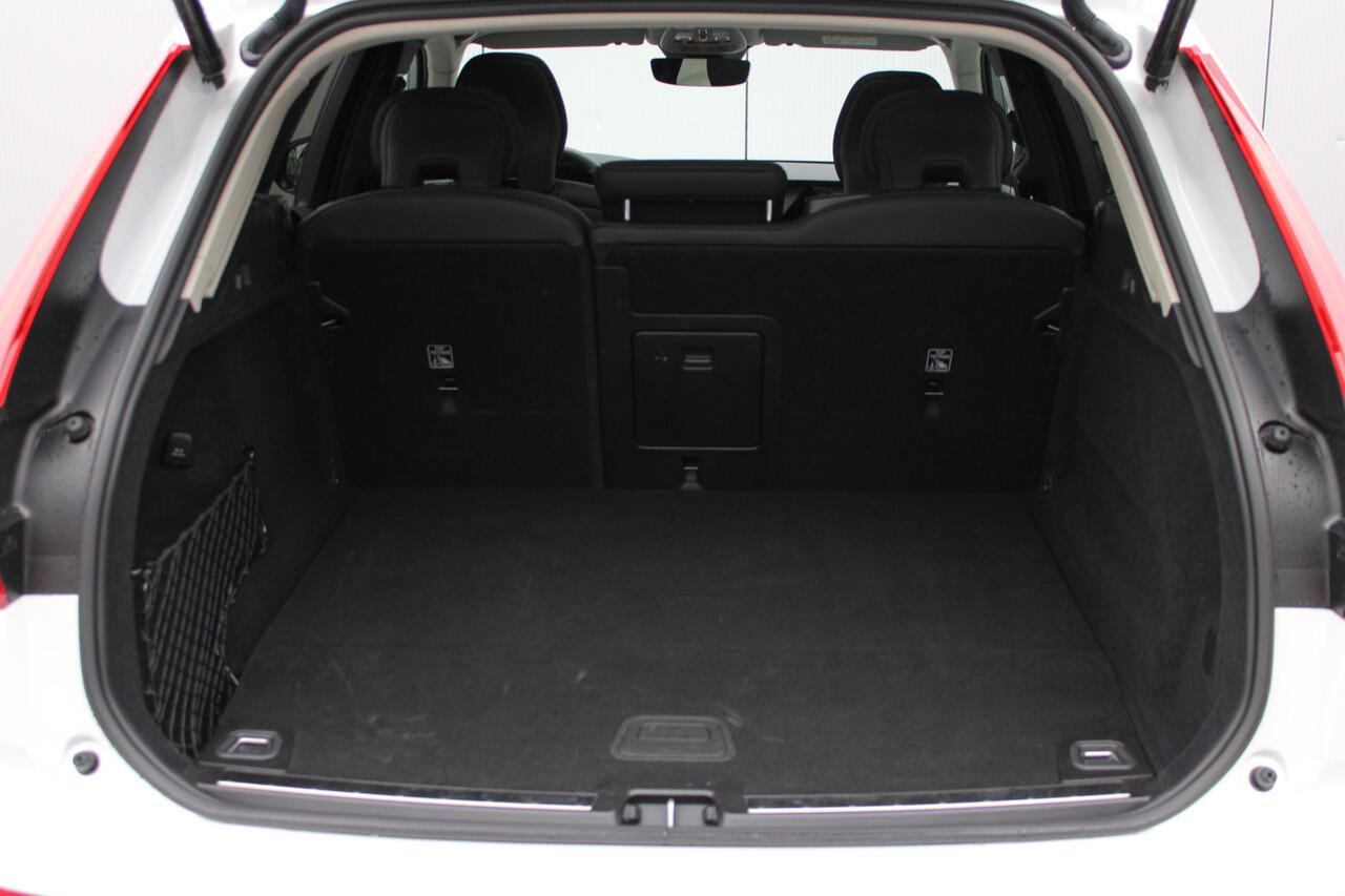 Volvo XC60 T6 Plug-in hybrid AWD Ultra Dark | Head up display | 21" Velgen | Harman Kardon