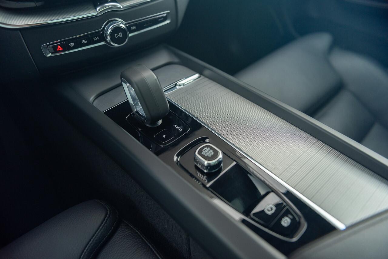 Volvo XC60 T6 Aut. LongRange Plus Dark CruiseControl Parkeercamera 350pk