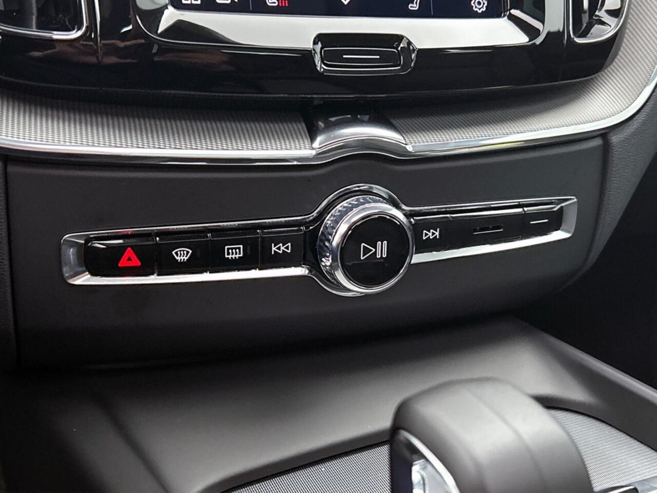 Volvo XC60 2.0 T6 AWD Ultra Dark | Leder | Panoramadak | Trekhaak |