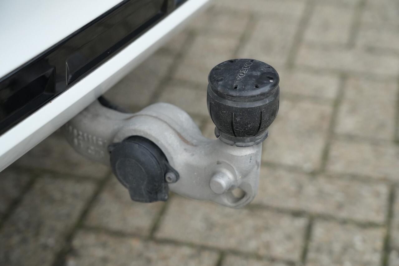 Volvo XC60 2.0 T8 Recharge AWD R-Design 392pk Panoramadak/Stoelverwarming/360Camera