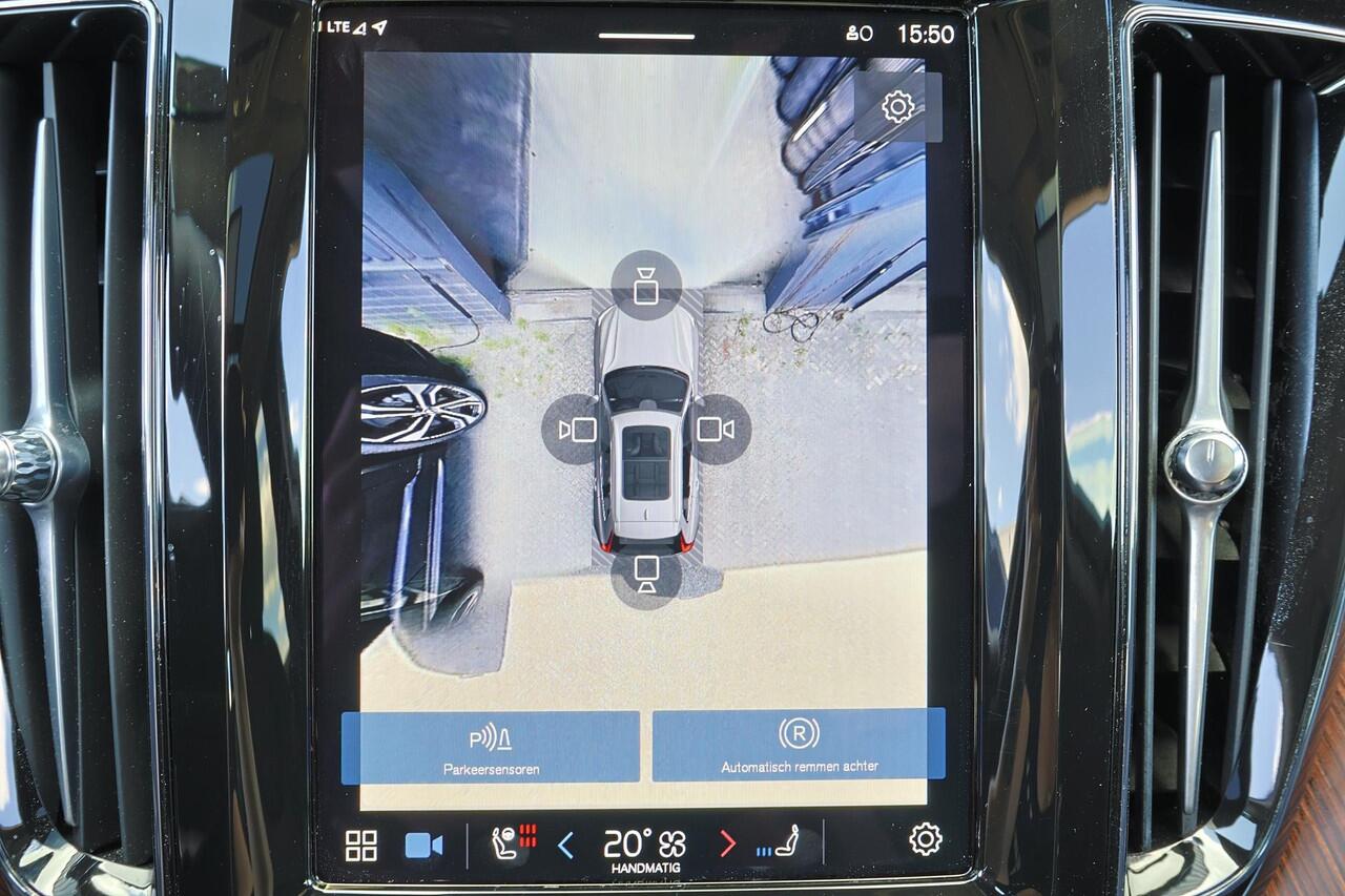 Volvo XC60 T8 Recharge AWD Plus Bright - Luchtvering - Panorama/schuifdak - IntelliSafe Assist & Surround - 360º Camera - Harman/Kardon audio - Adaptieve LED koplampen - Verwarmde voorstoelen, stuur & achterbank - Parkeersensoren voor & achter - Elektr. bedienb. voo