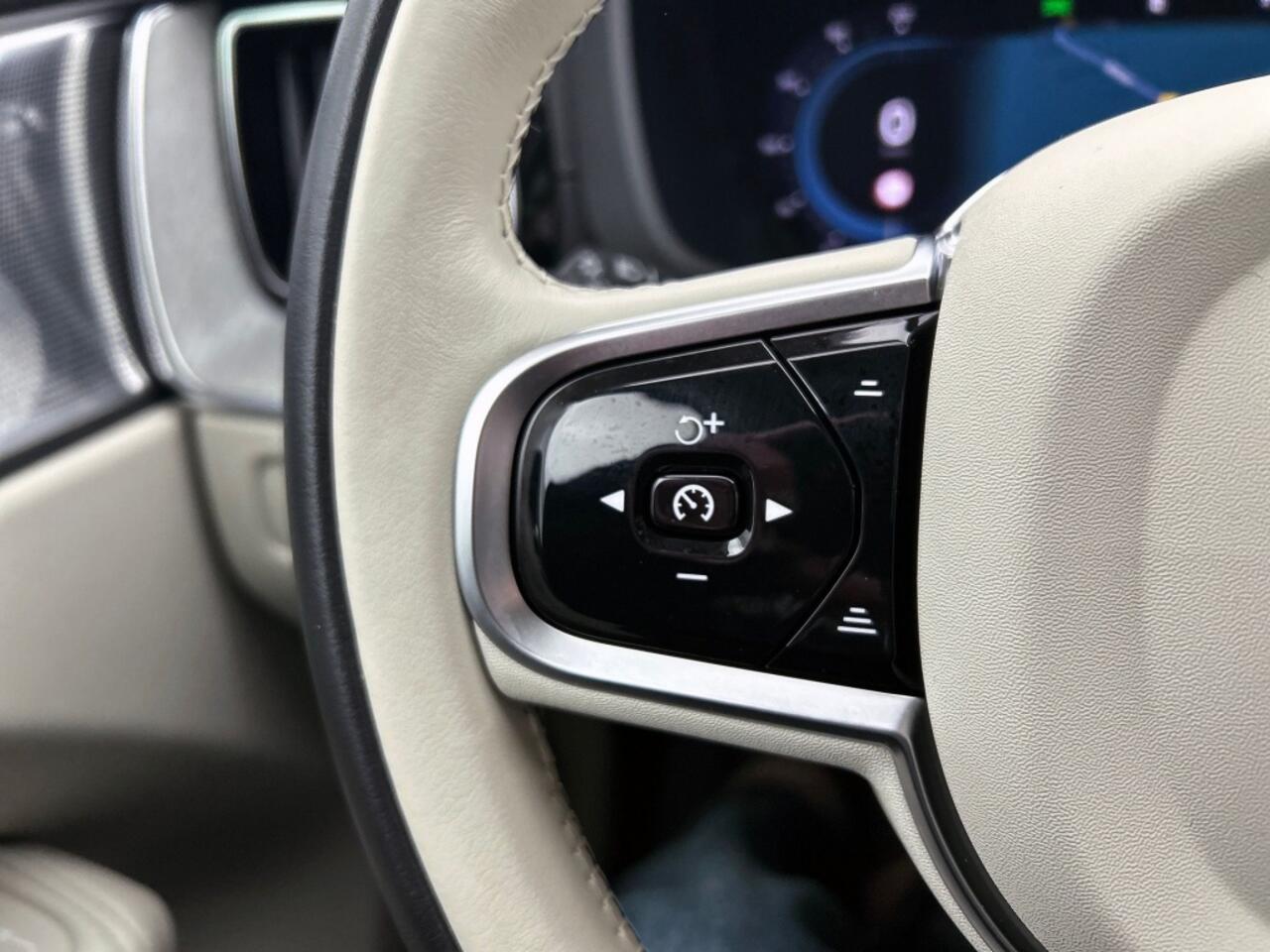 Volvo XC60 2.0 T6 AWD Ultimate Bright | Bowers & Wilkins | Panorama dak | L