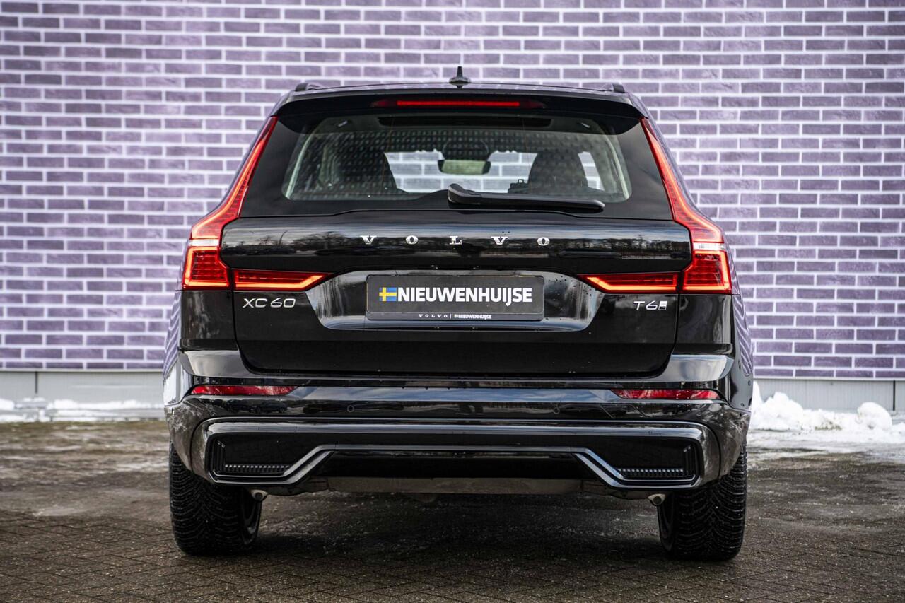 Volvo XC60 2.0 T6 Plug-in hybrid AWD Plus Dark | Adaptieve cruise control | Trekhaak | Stoel- en stuurverwarming | BLIS | Panorama dak |Schuif/kanteldak | Elektrisch verstelbare voorstoelen met geheugen |